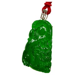 Important pendentif dragon impérial en jade vert certifié. Exceptionnel. Unisexe