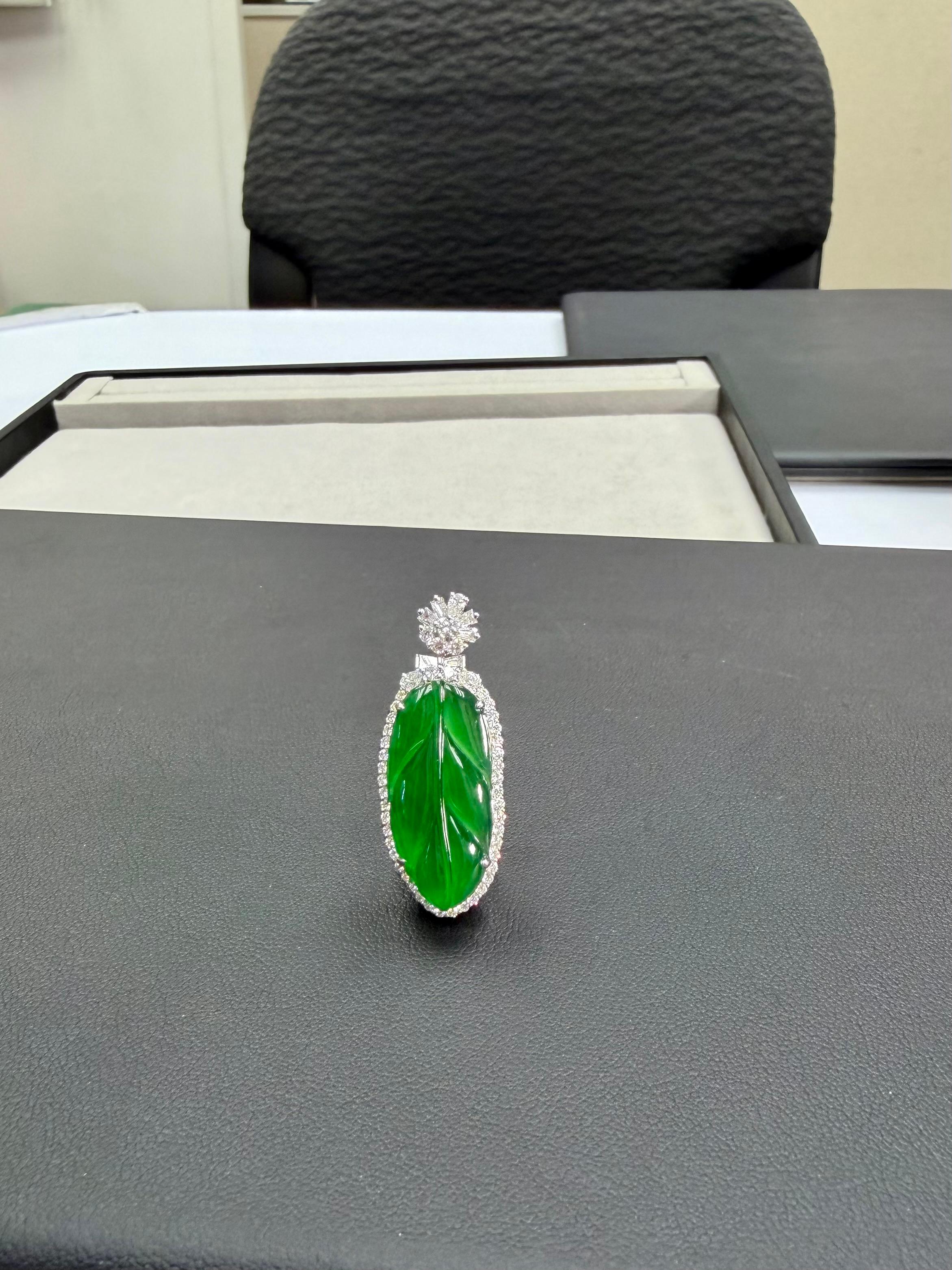 Halskette mit Anhänger, zertifizierter kaiserlicher Jadeit Jade & Diamant, Icy Jade im Angebot 10