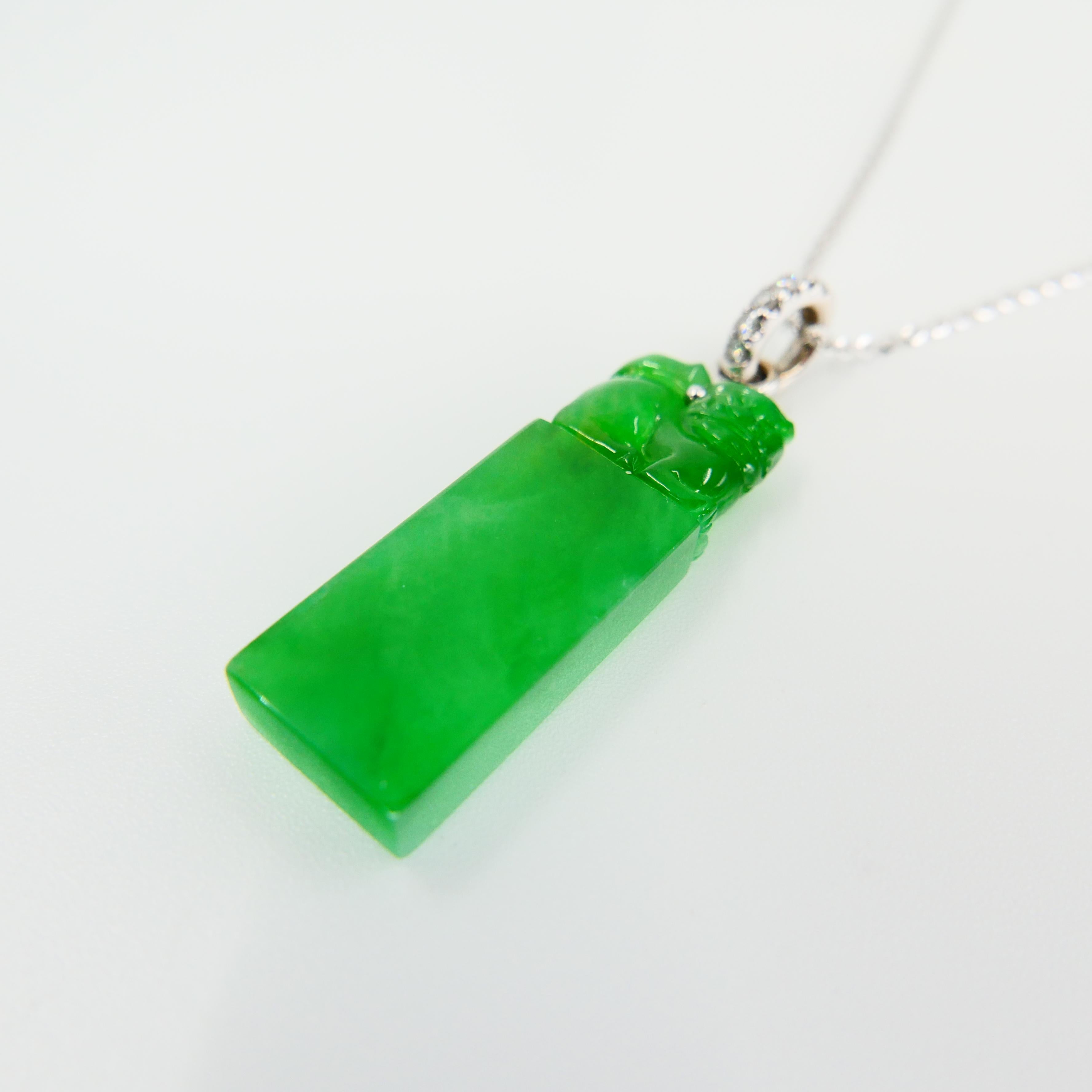 Wichtiger zertifizierter natürlicher Jade-Diamant-Tropfen-Anhänger, kaiserlich-grüne Farbe (Rohschliff) im Angebot