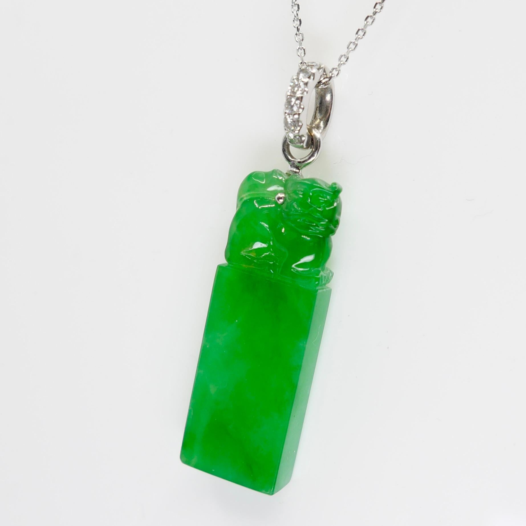 Importante ciondolo di giada naturale certificata con diamante a goccia, colore verde imperiale in vendita 4