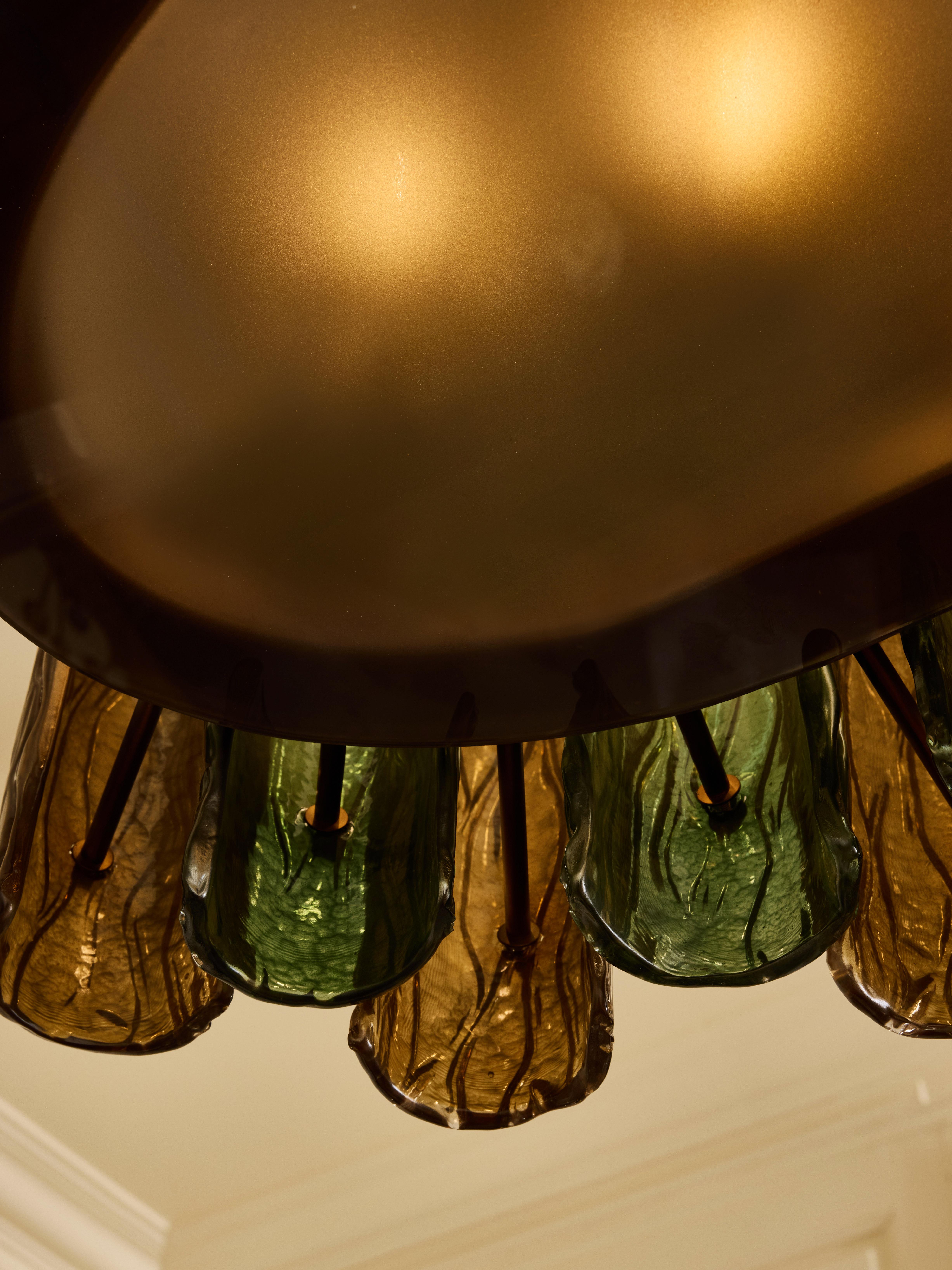 Patinated Important chandelier in patinated brass and Murano glass For Sale