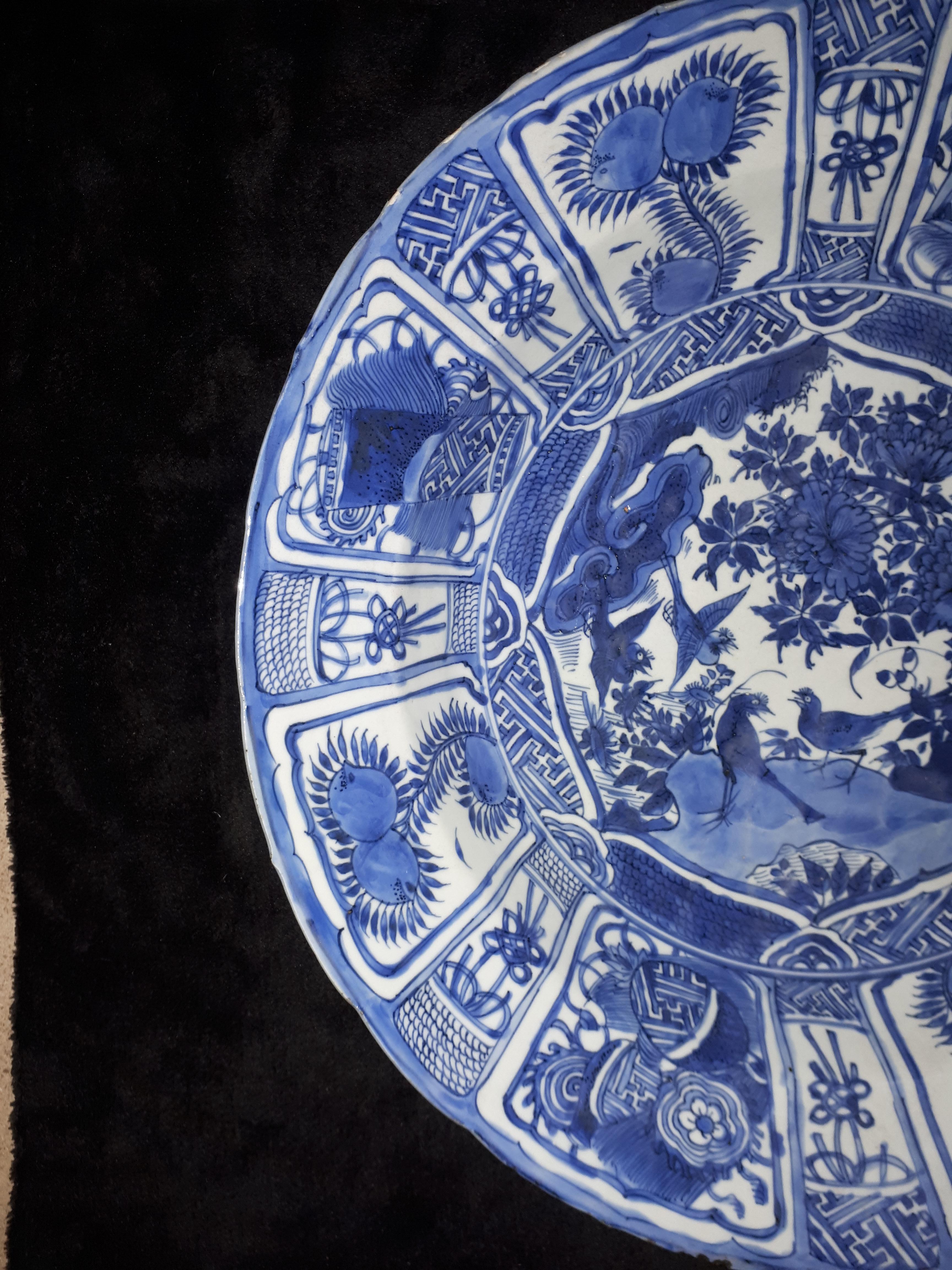 Important Chinese Blue And White Dish, China Wanli Period For Sale 2