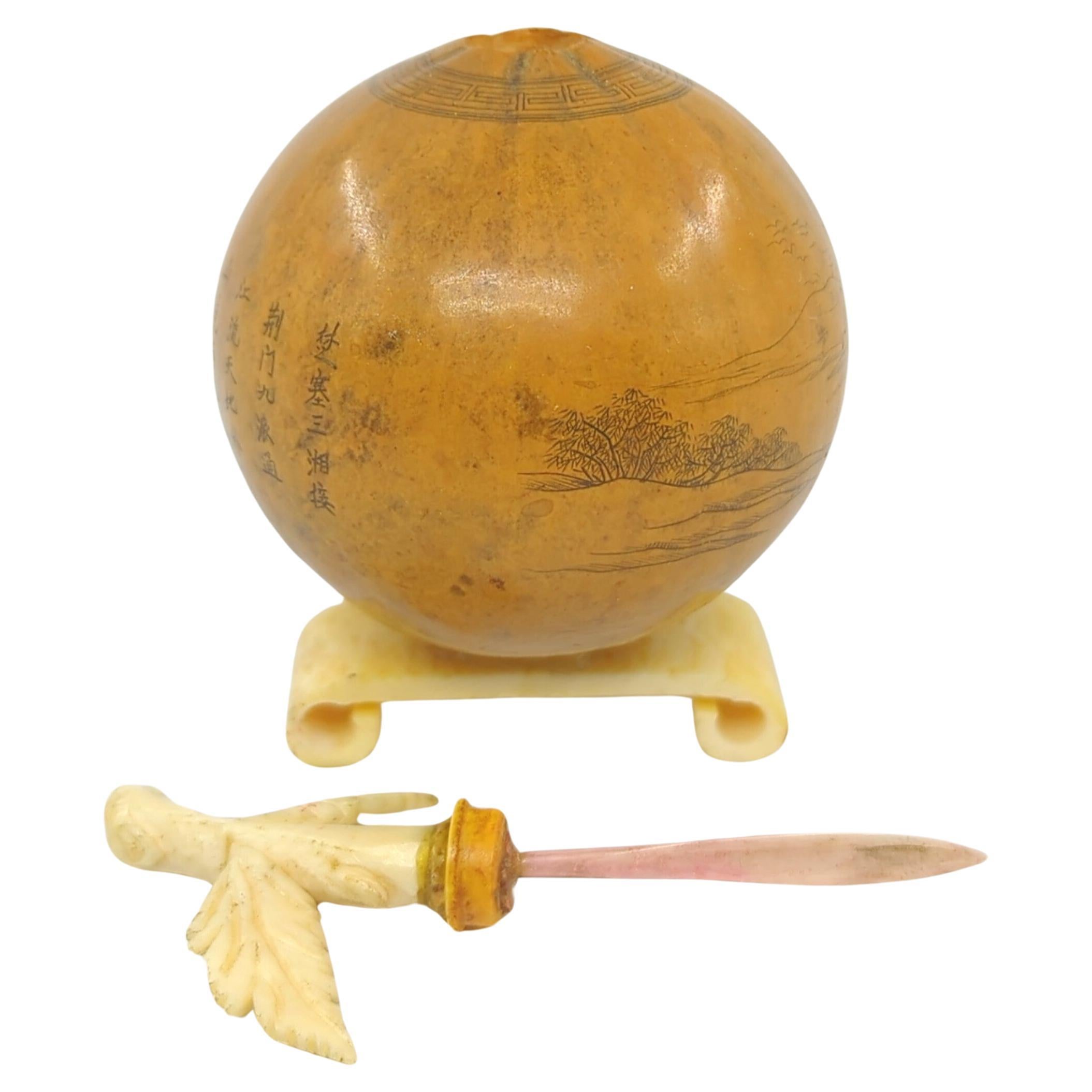 Importante Snuff Bottle cinese di zucca incisa e riempita 