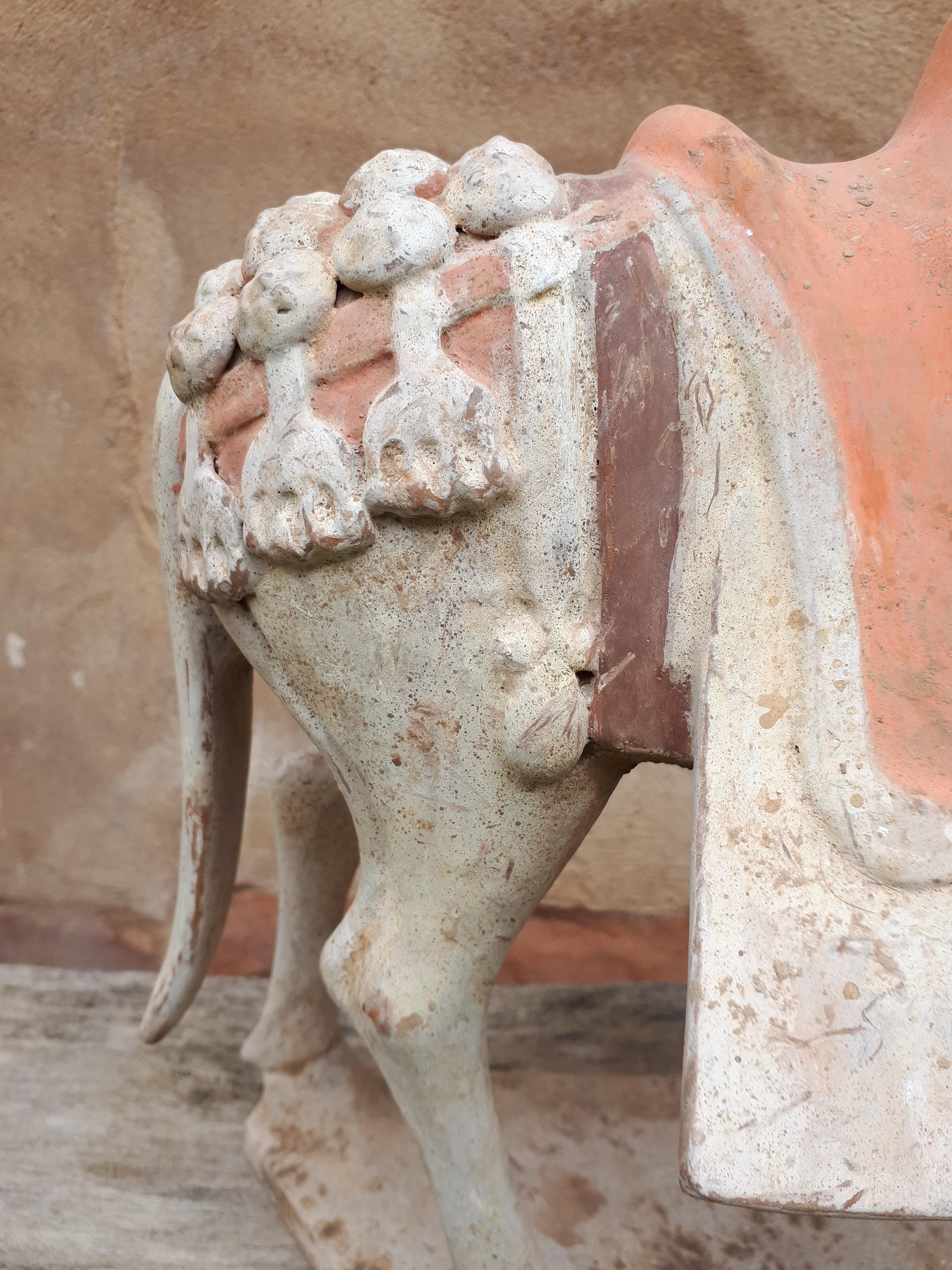 Important chinese terracotta sculpture of a horse, China Northern Wei dynasty For Sale 4