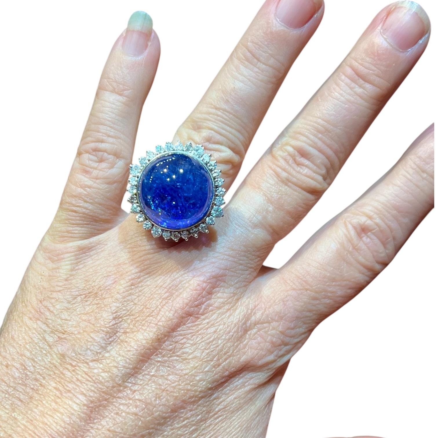 Wichtiger Cocktail-Ring - Tansanit 33 ct & Diamanten, 18K Weißgold im Zustand „Gut“ im Angebot in SAINT-OUEN-SUR-SEINE, FR