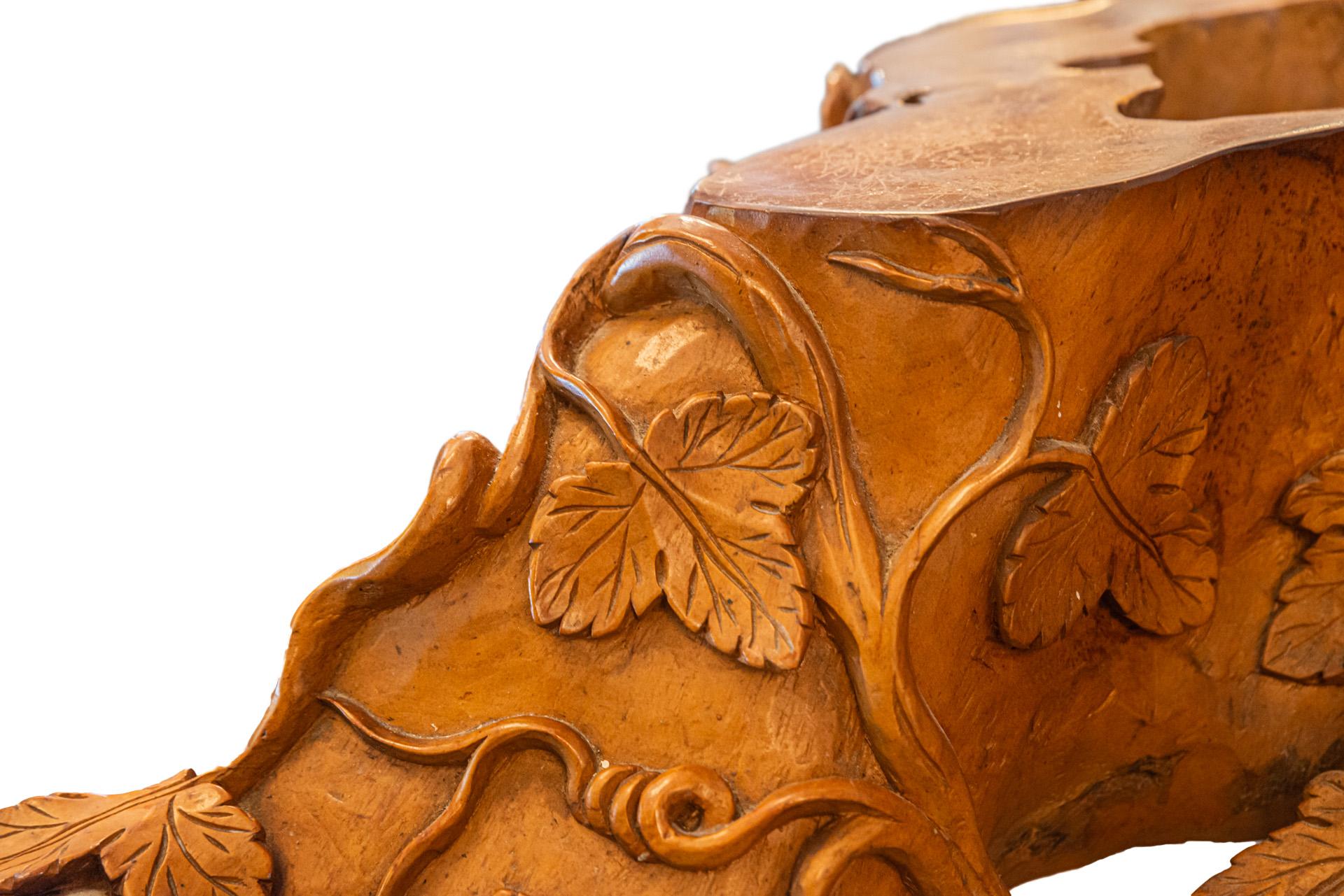 Important Coffee Table, Sculpted Wood, circa 1900, France In Good Condition In Nice, Cote d' Azur