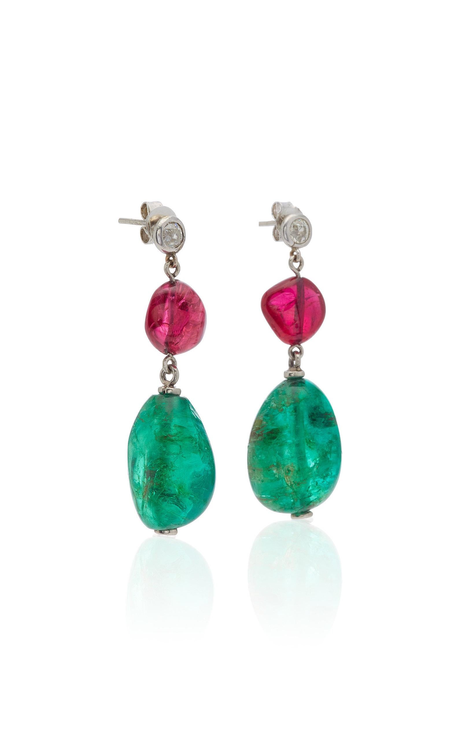 Important Colombian Emerald Red Spinel Diamond Ear Pendants In Excellent Condition For Sale In New York, NY