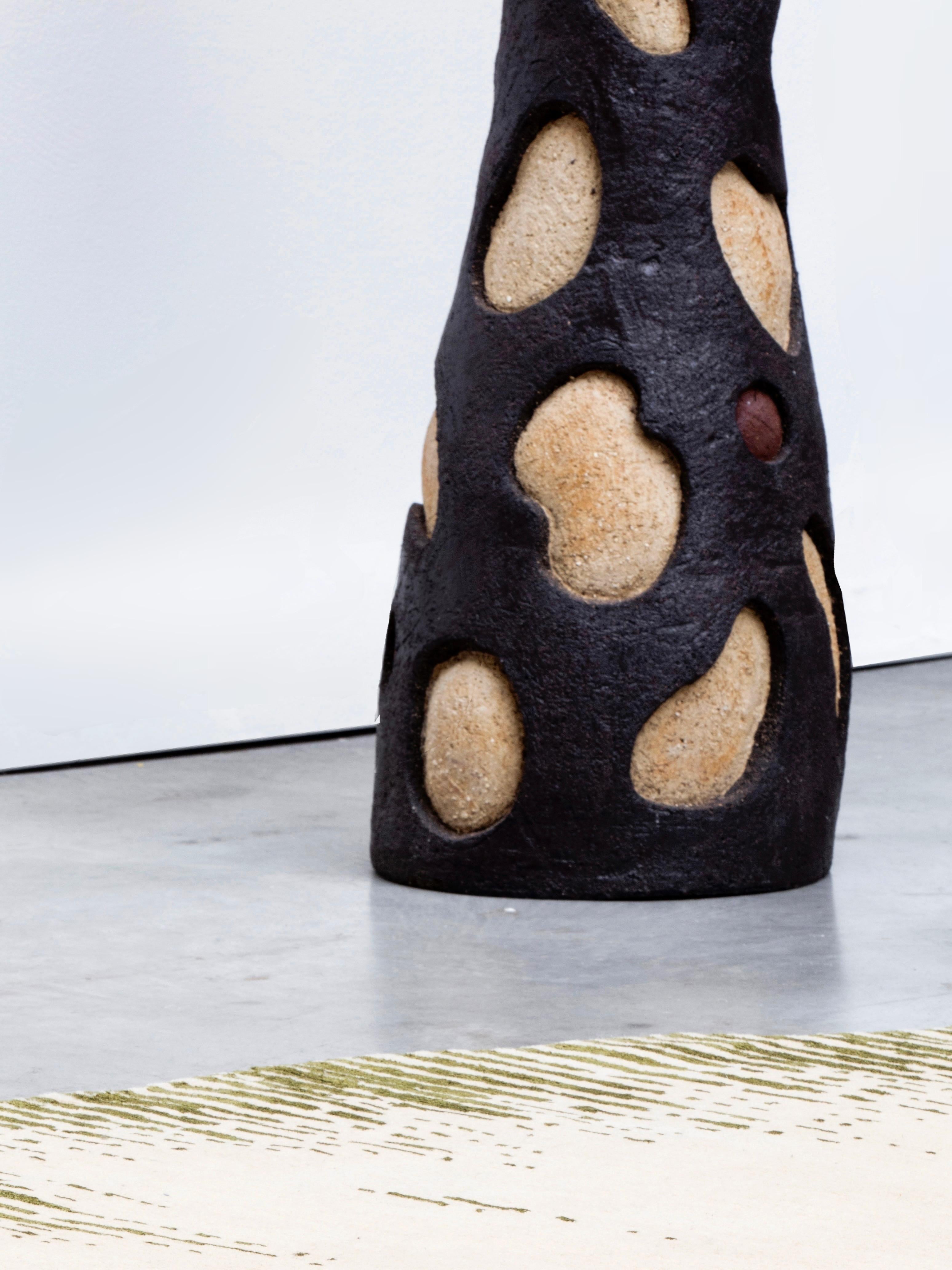 Organique Importante lampe de table contemporaine en céramique d'Agnès Debizet en vente