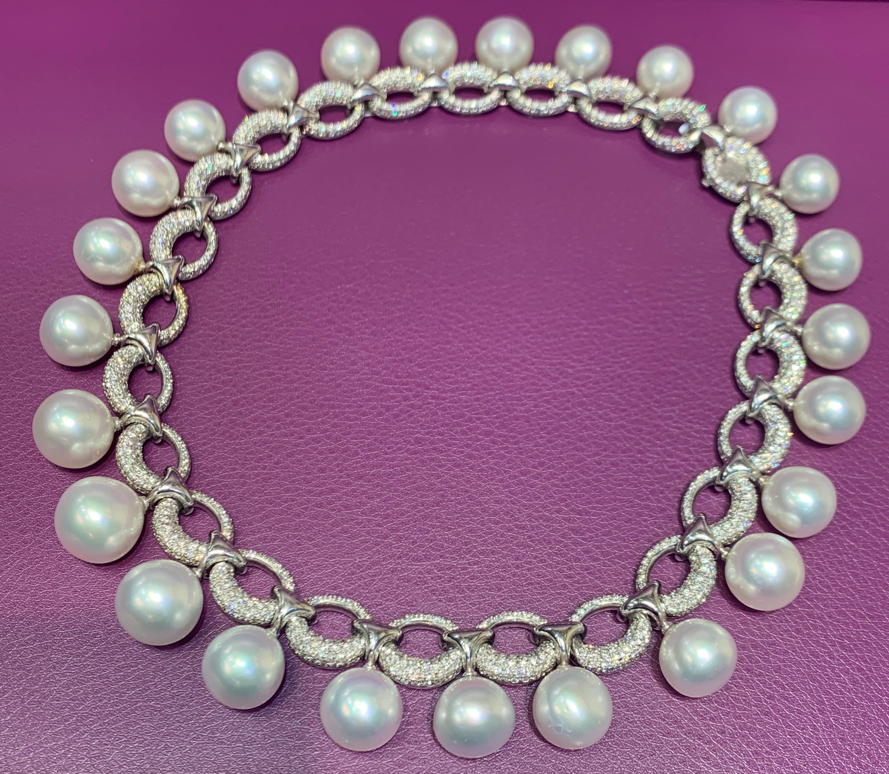 Important Cultured Pearl and Diamond Link Necklace In Excellent Condition For Sale In New York, NY