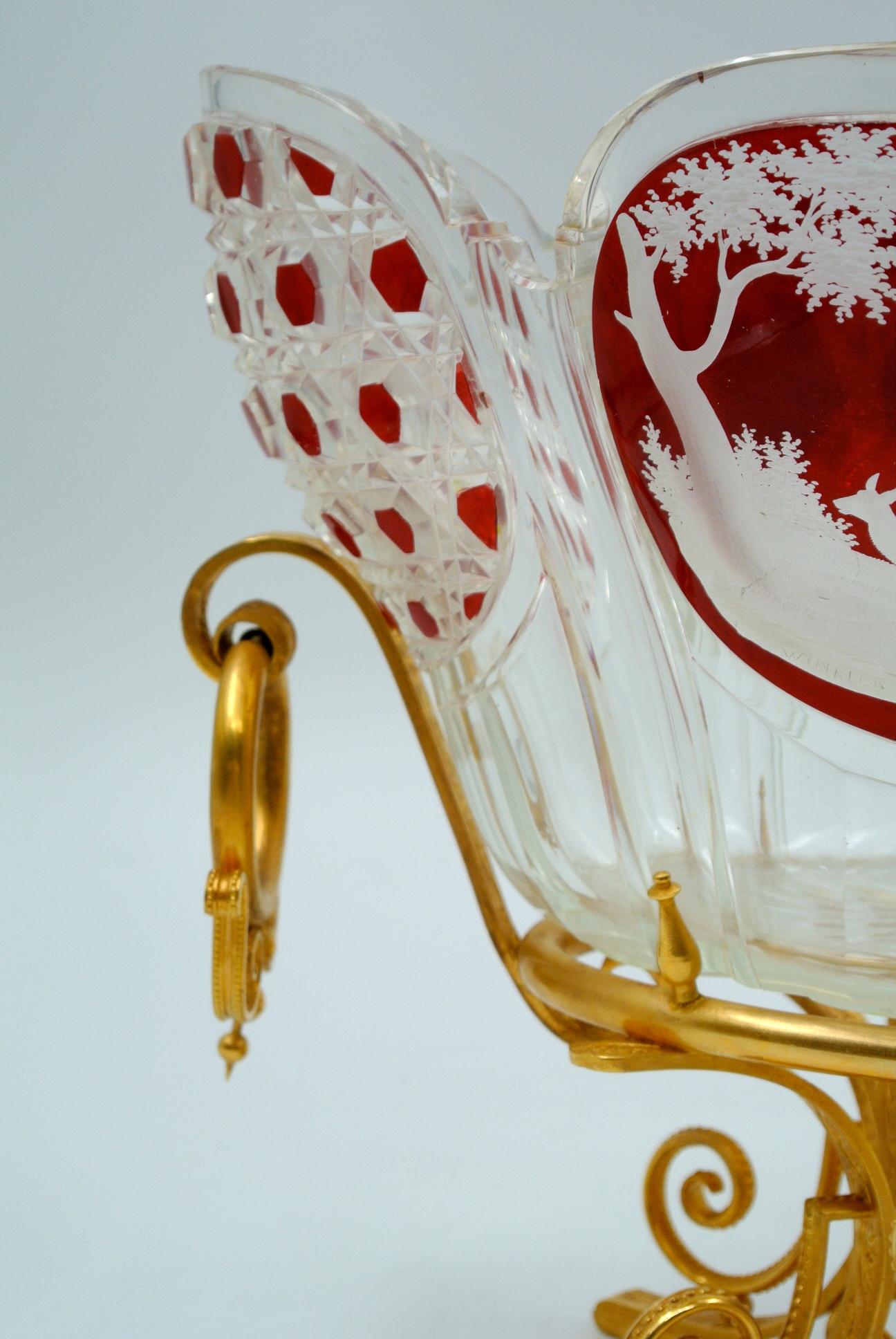 Important Cup in Gilt Bronze and Cut Crystal In Good Condition For Sale In Saint-Ouen, FR