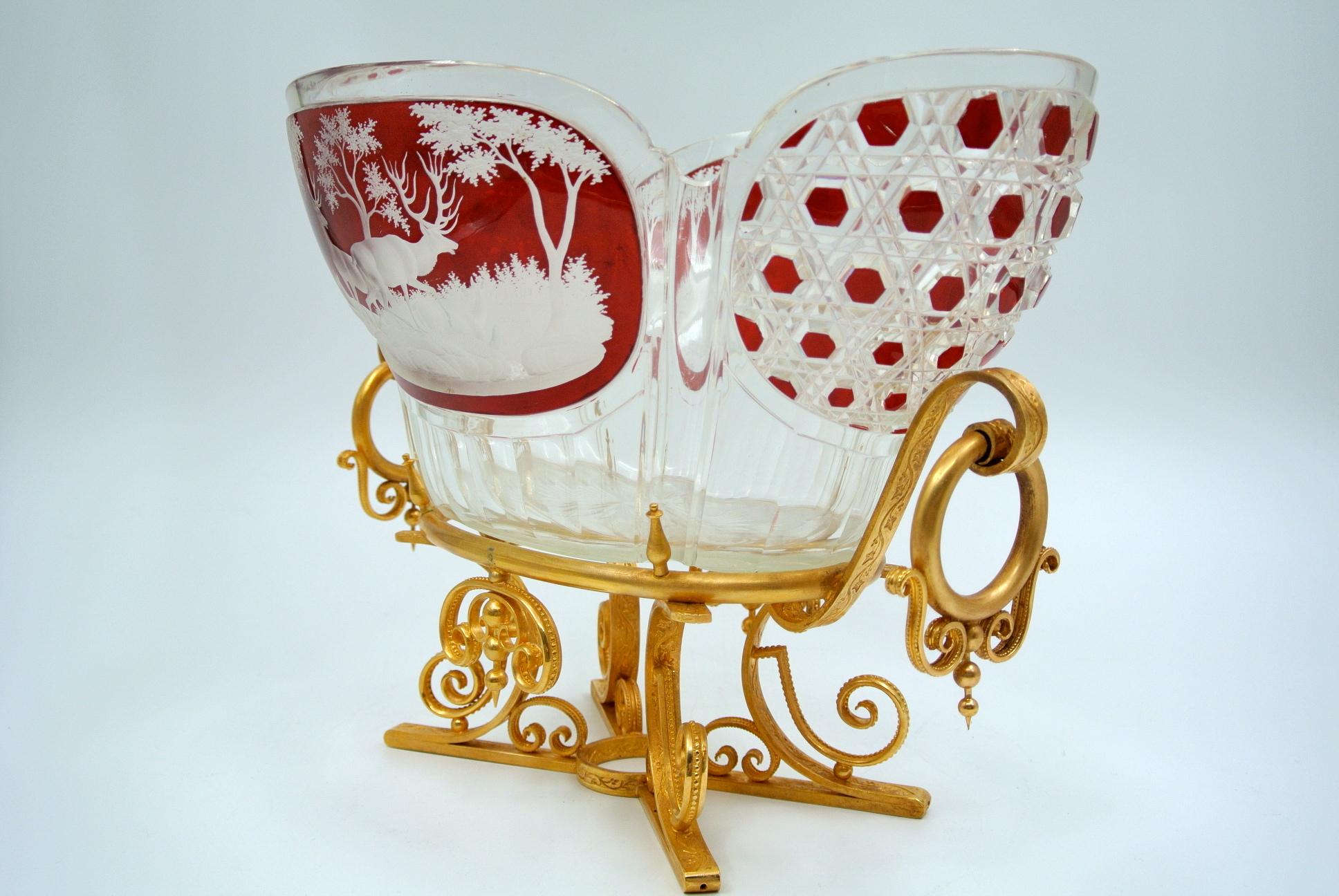 Important Cup in Gilt Bronze and Cut Crystal For Sale 1