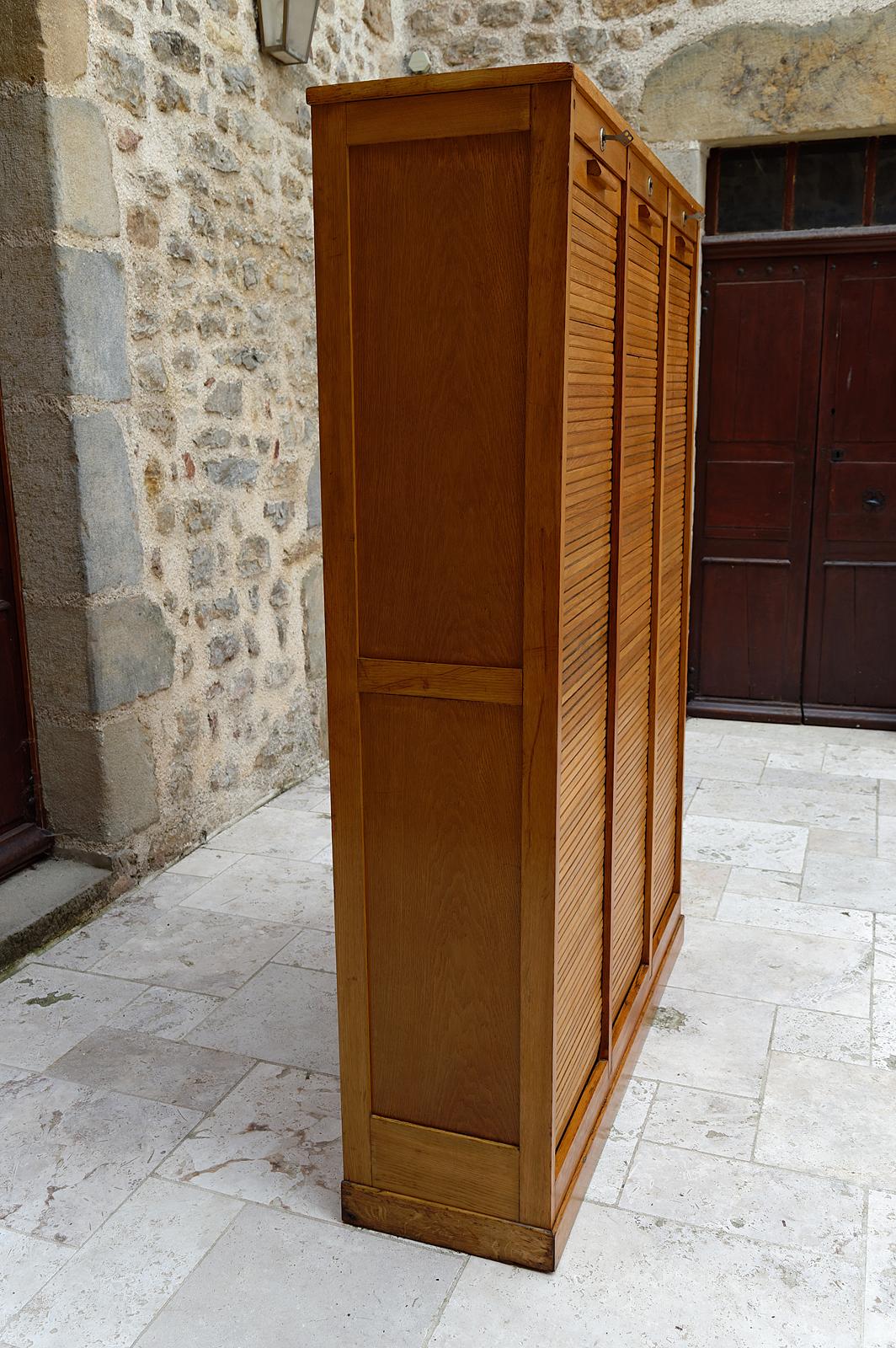 Important curtained filing cabinet / triple notary cabinet, France, Circa 1900 For Sale 1