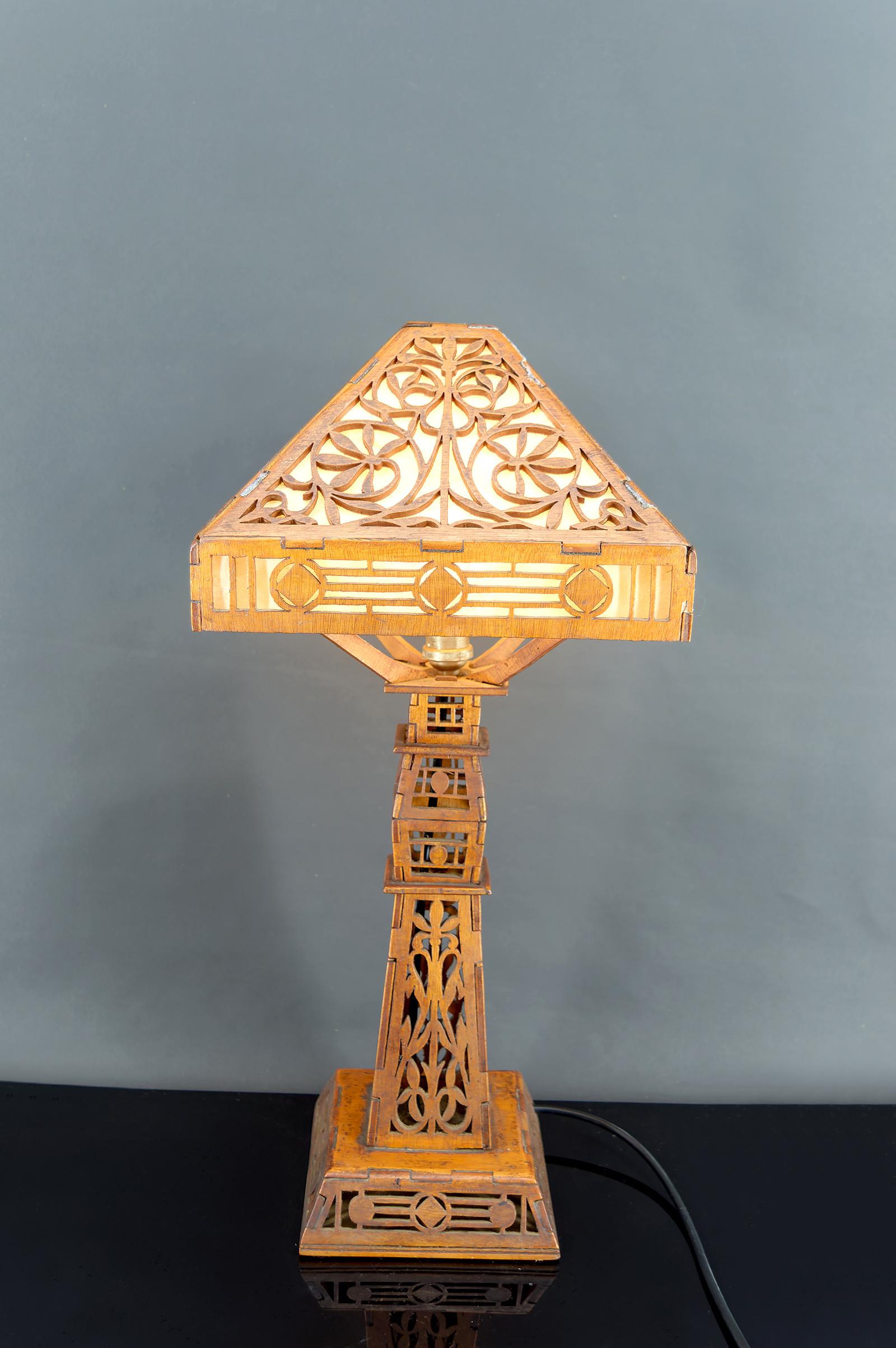 Importante Lámpara de Madera Recortada, EEUU, Arts & Crafts / Prairie School, 1900-1920 en venta 3