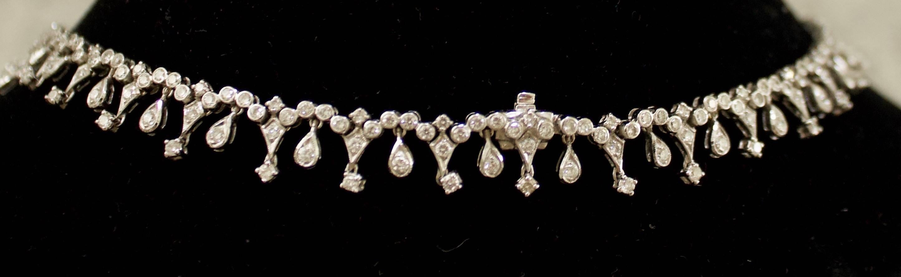 Important Dangling Diamond Necklace in 18 Karat 11.60 Carat In New Condition In Wailea, HI
