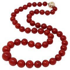 Important Deep Red Coral Necklace with 18 Karat Yellow Gold Diamond Clasp