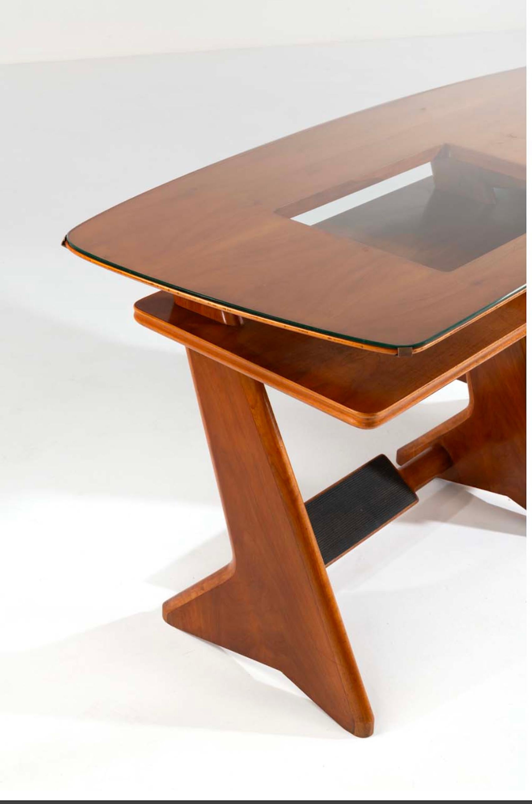 Mid-Century Modern Important Desk in wood and glass by Melchiorre Bega (Attr.), Italy, 1950s For Sale