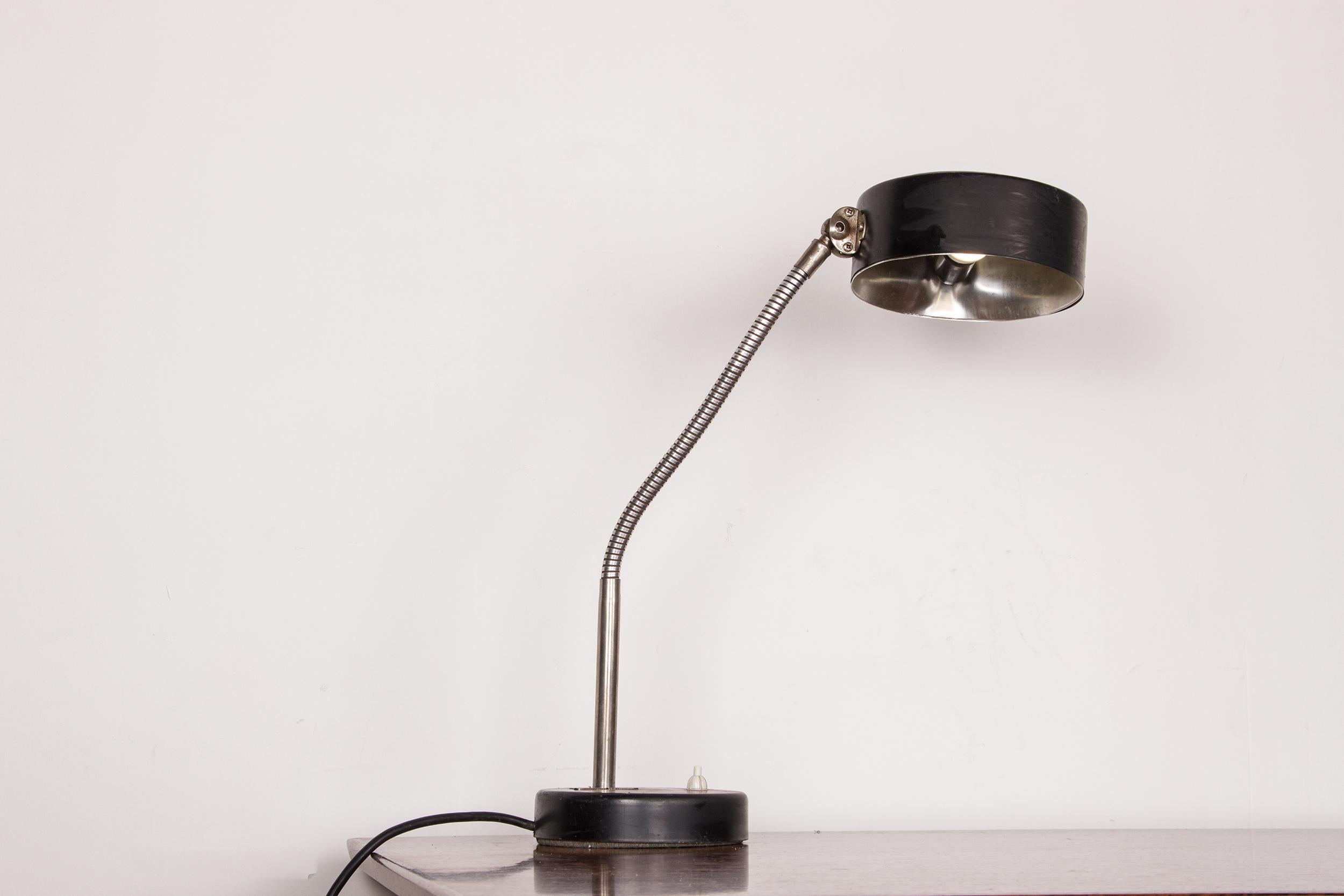 Important desk lamp with flexible base 1960. For Sale 6