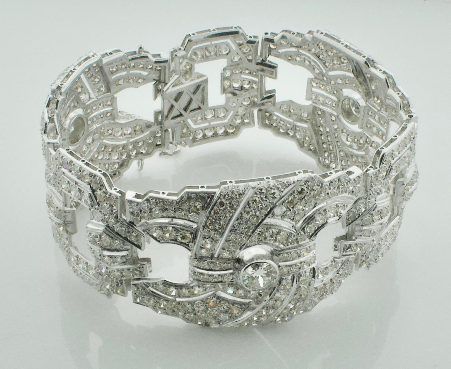 Old European Cut Important Diamond Bracelet in Platinum, circa 1920s 25.45 Carat