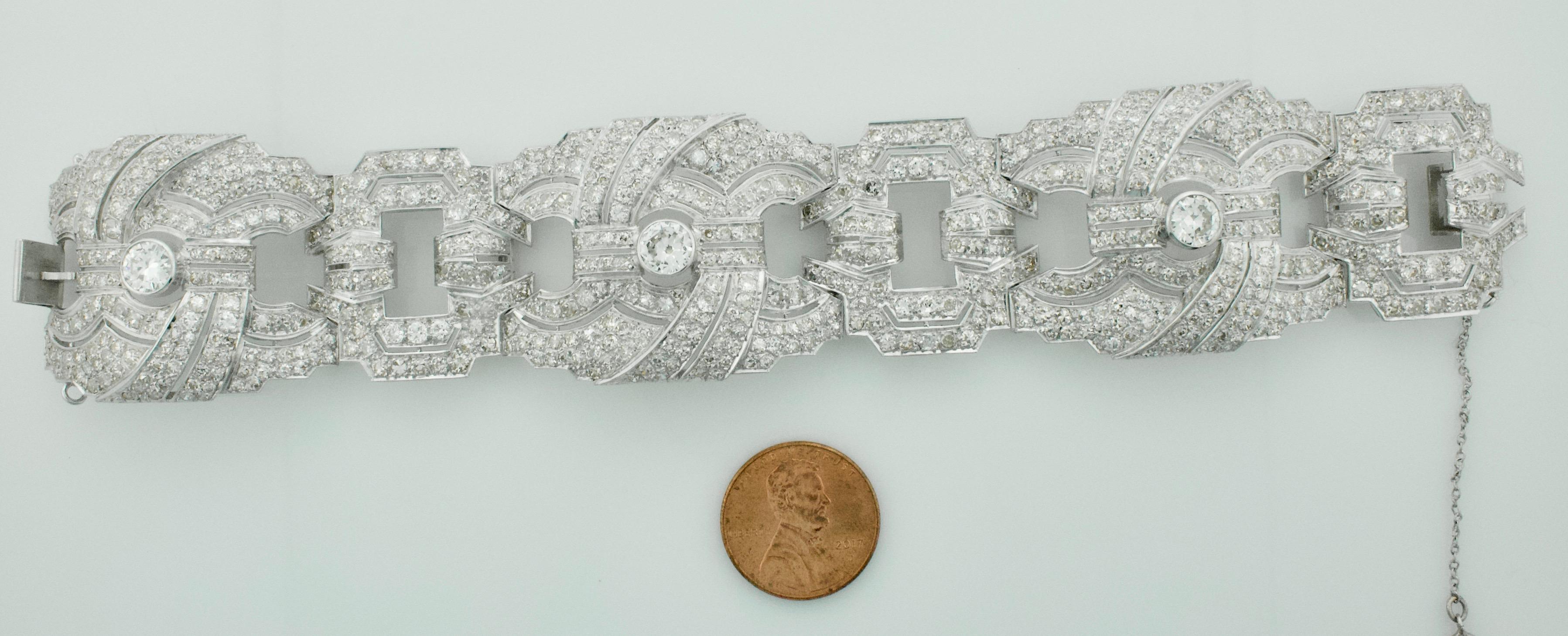 Women's or Men's Important Diamond Bracelet in Platinum, circa 1920s 25.45 Carat