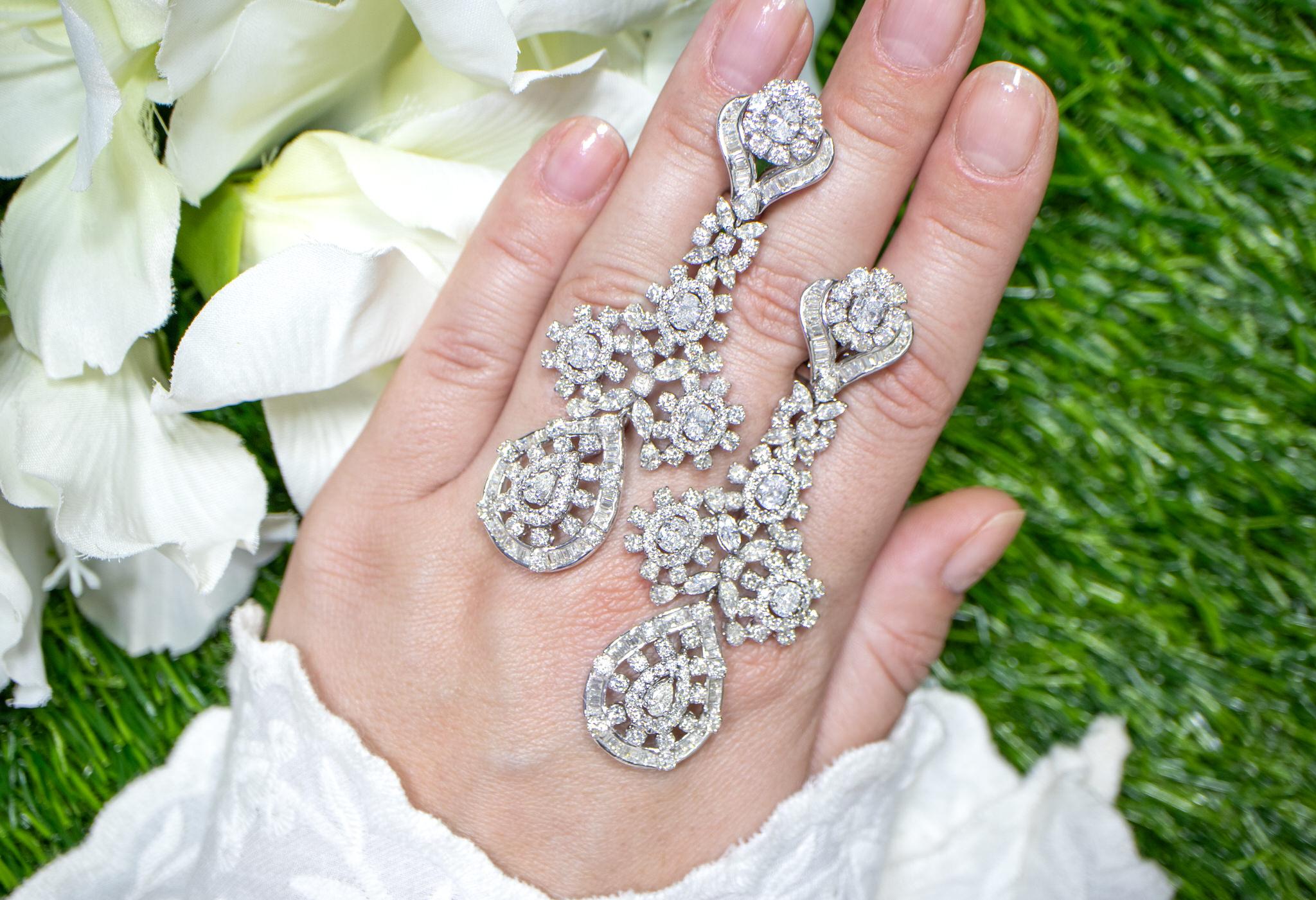 Art Deco Important Diamond Chandelier Earrings 16 Carats 18K White Gold For Sale