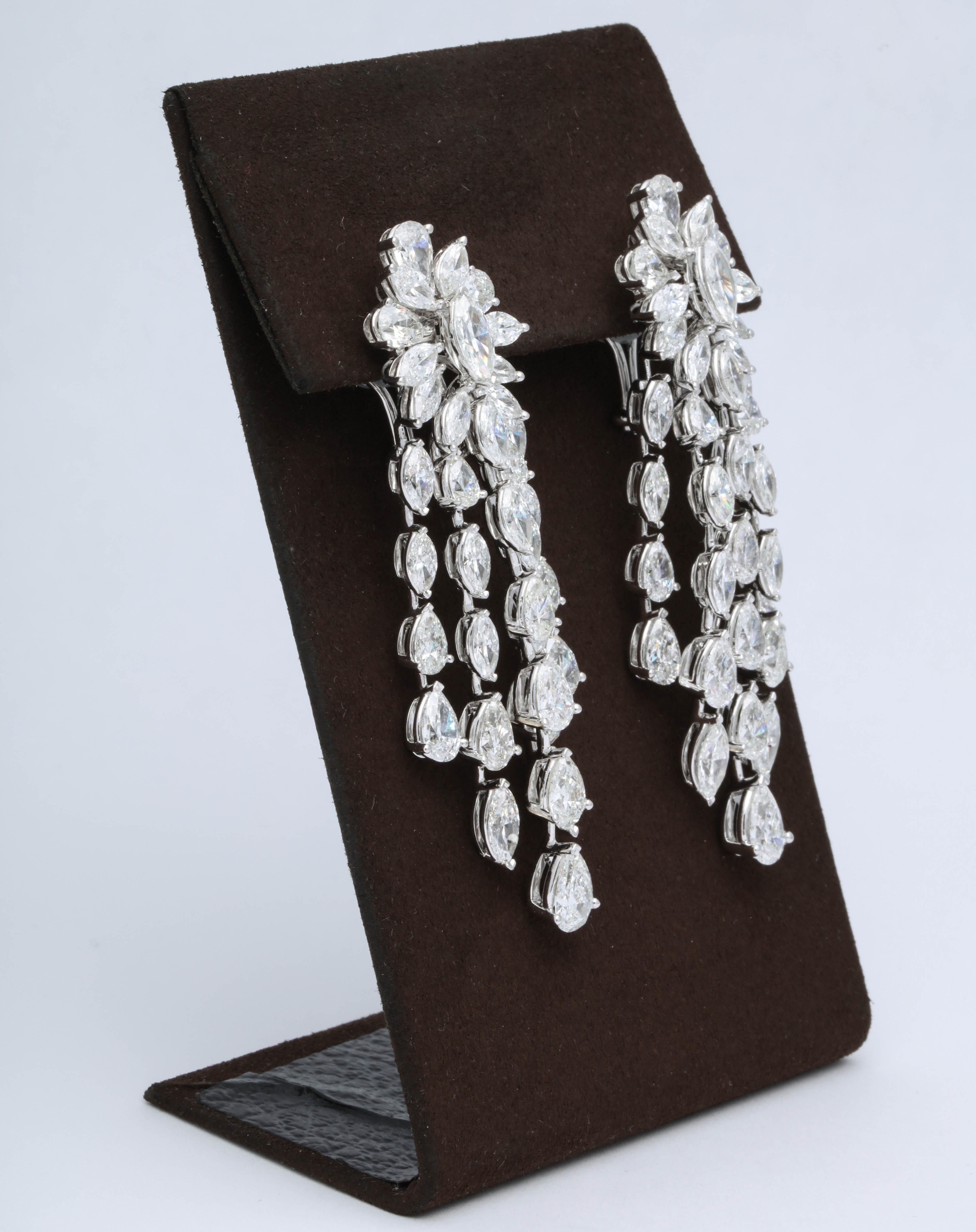 Important Diamond Dangle Drop Earrings For Sale 1