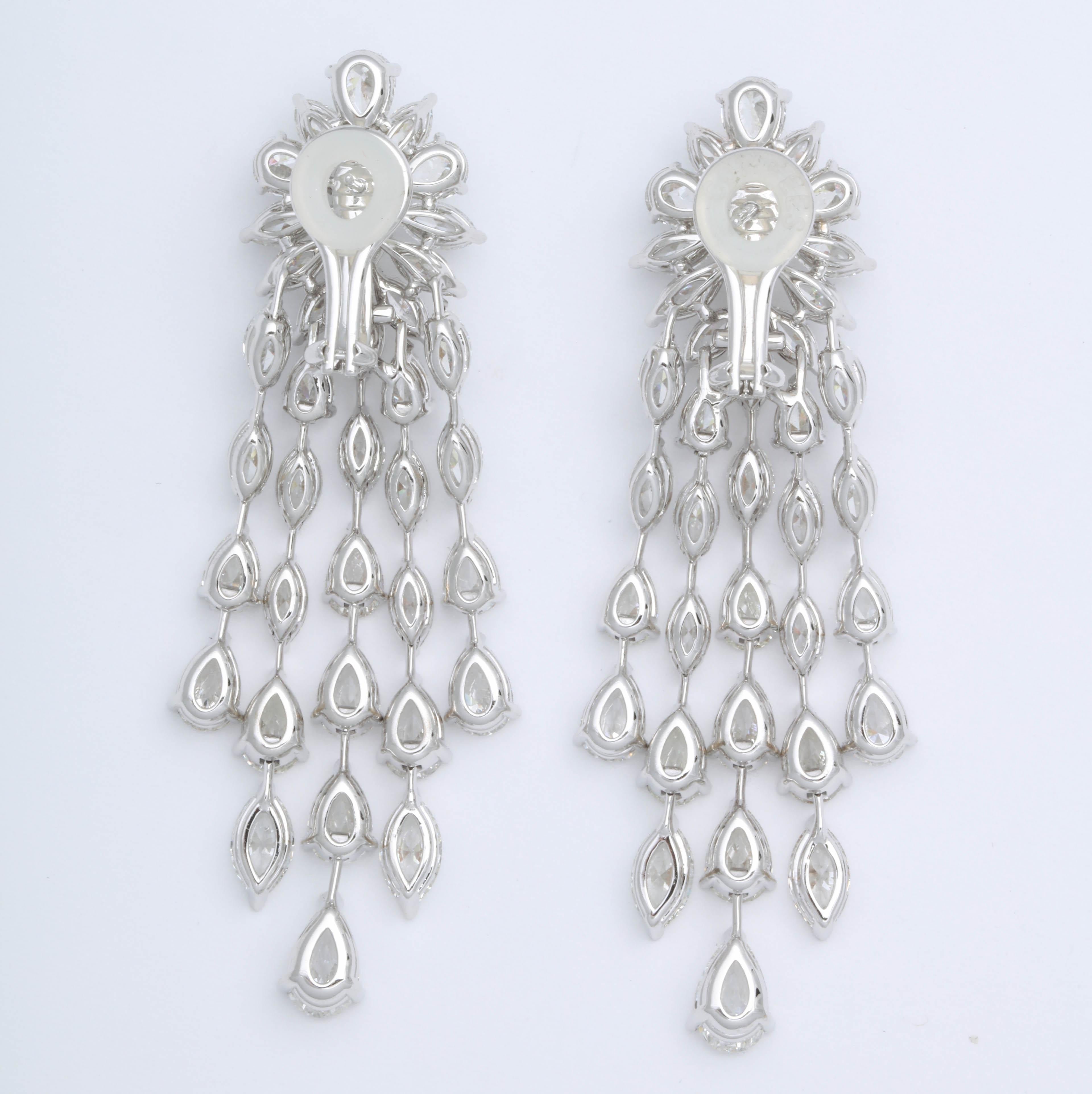 Important Diamond Dangle Drop Earrings For Sale 2