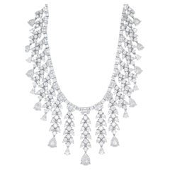 Importante collana di diamanti a goccia 28 carati in oro bianco 18K