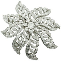 Retro Important Diamond Flower Brooch in Platinum, circa 1940s 15.65 Carat