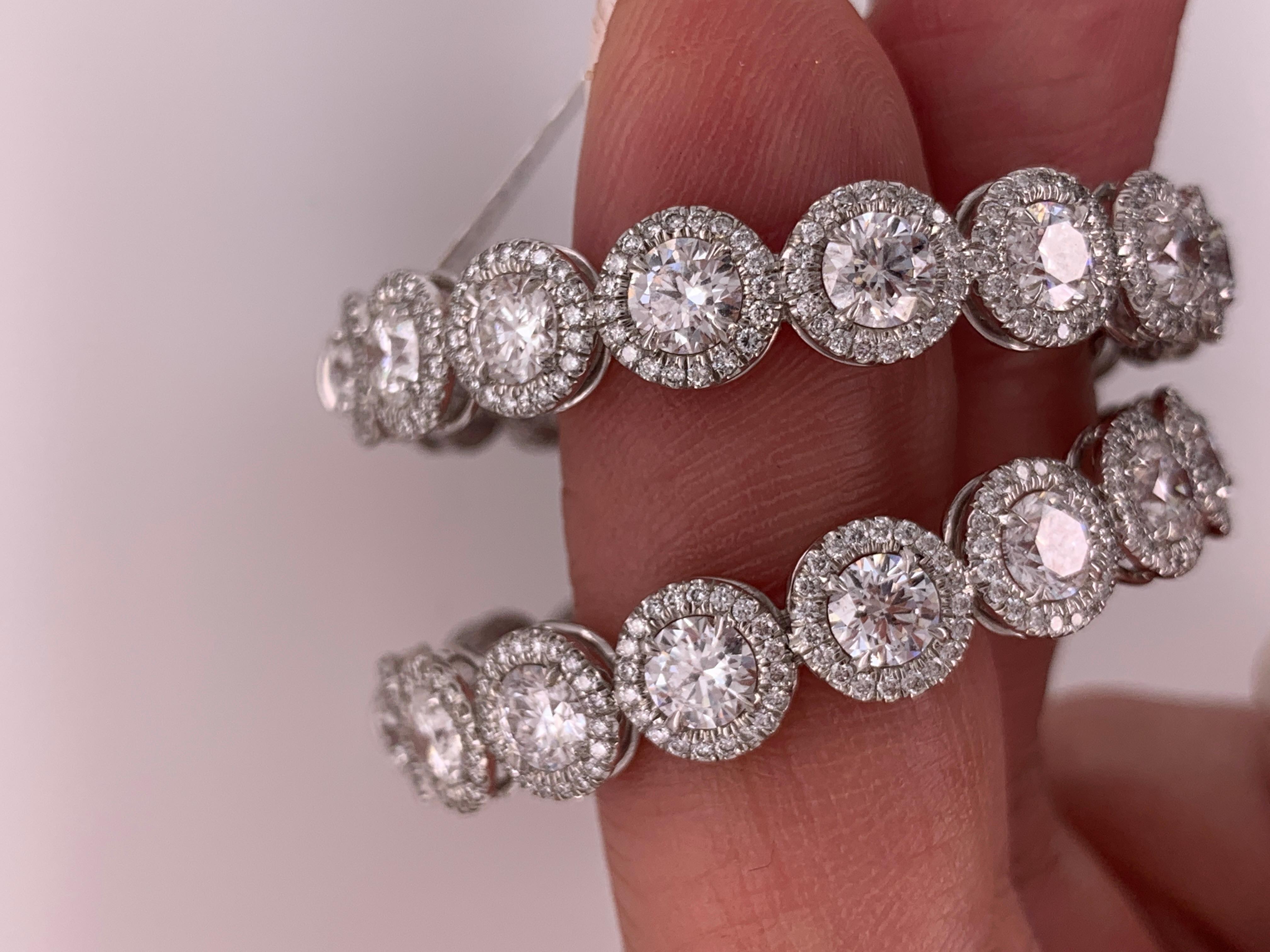 Importantes boucles d'oreilles créoles en or avec diamants « Chaque pierre 0,40 carat » Pour femmes en vente