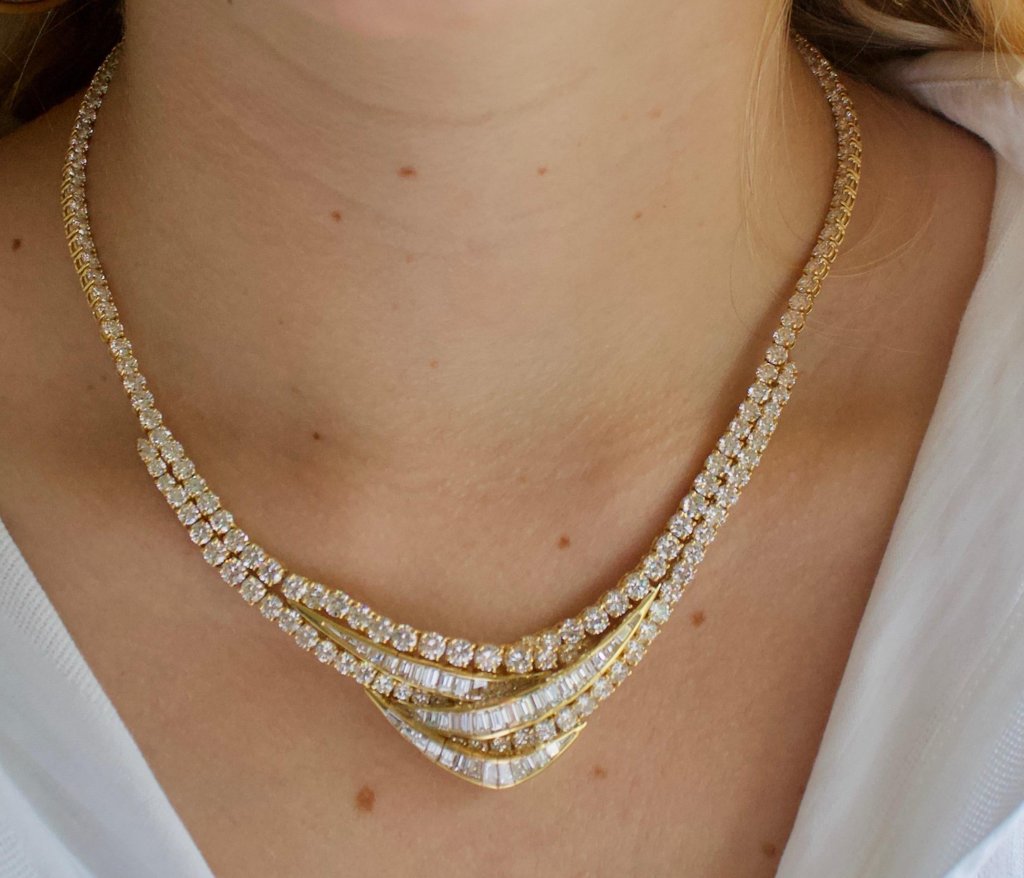 Important Diamond Necklace in 18k 28.41 Carats Total Weight In New Condition For Sale In Wailea, HI