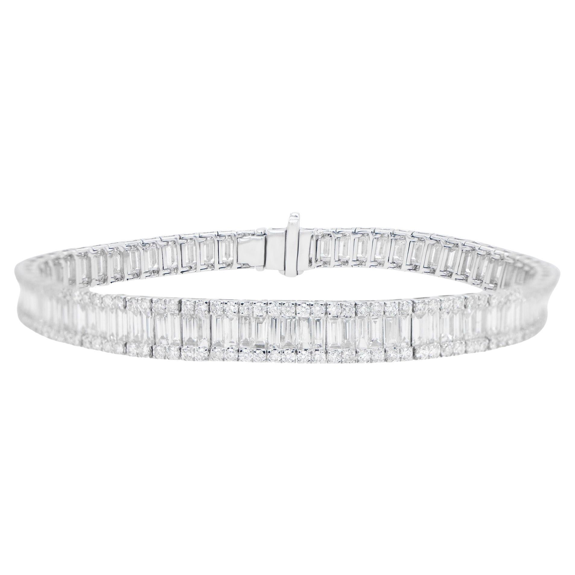 Il est accompagné d'une évaluation gemmologique par la GIA (GG/AJP).
Toutes les pierres précieuses sont naturelles
Diamants = 8,35 carats
Coupe : Baguette, rond
Métal : Or blanc 18K
Longueur : 7 pouces
Largeur : 0,26 pouces