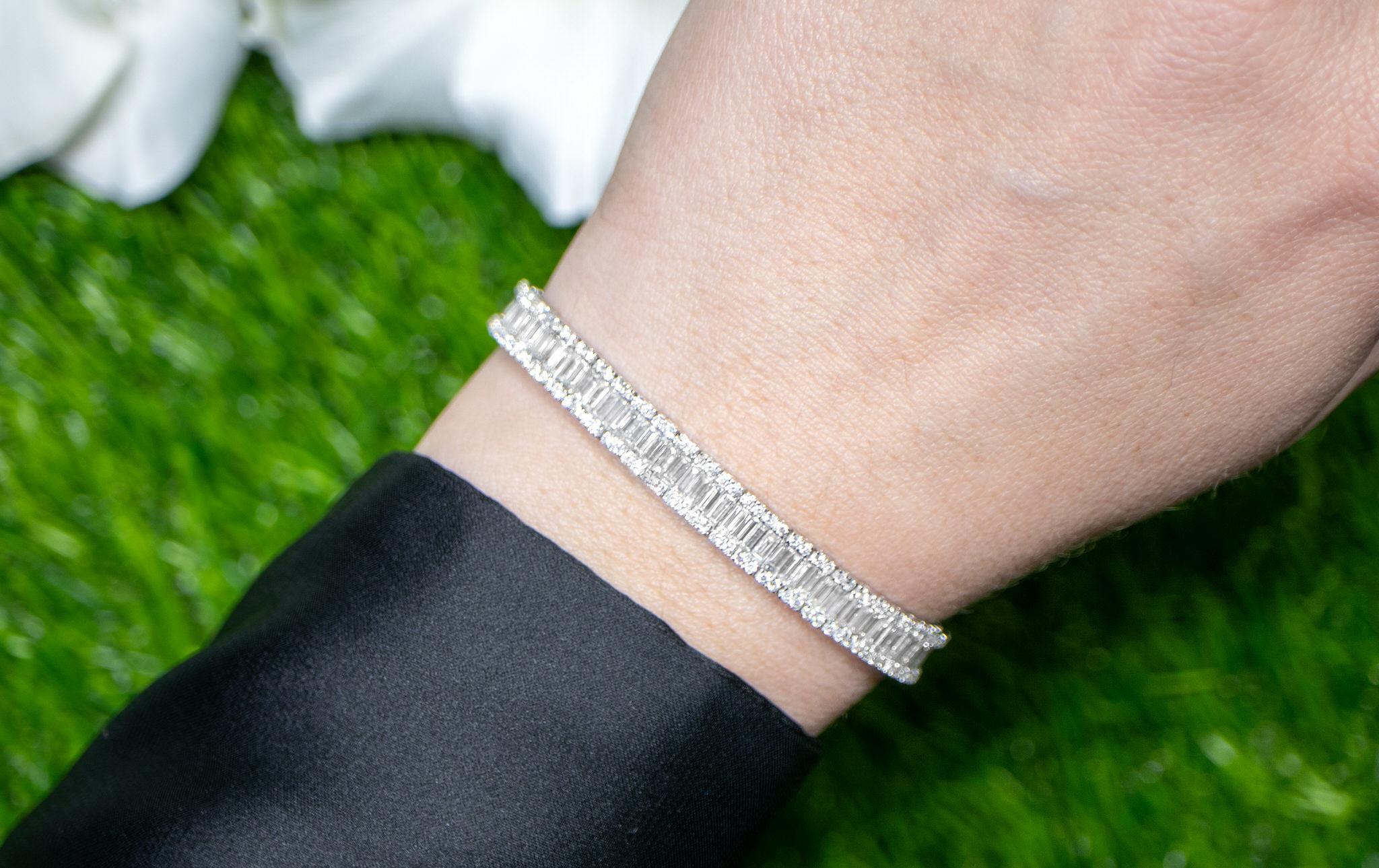 Taille baguette Important bracelet tennis diamant baguette rond 8,35 carats or 18 carats en vente