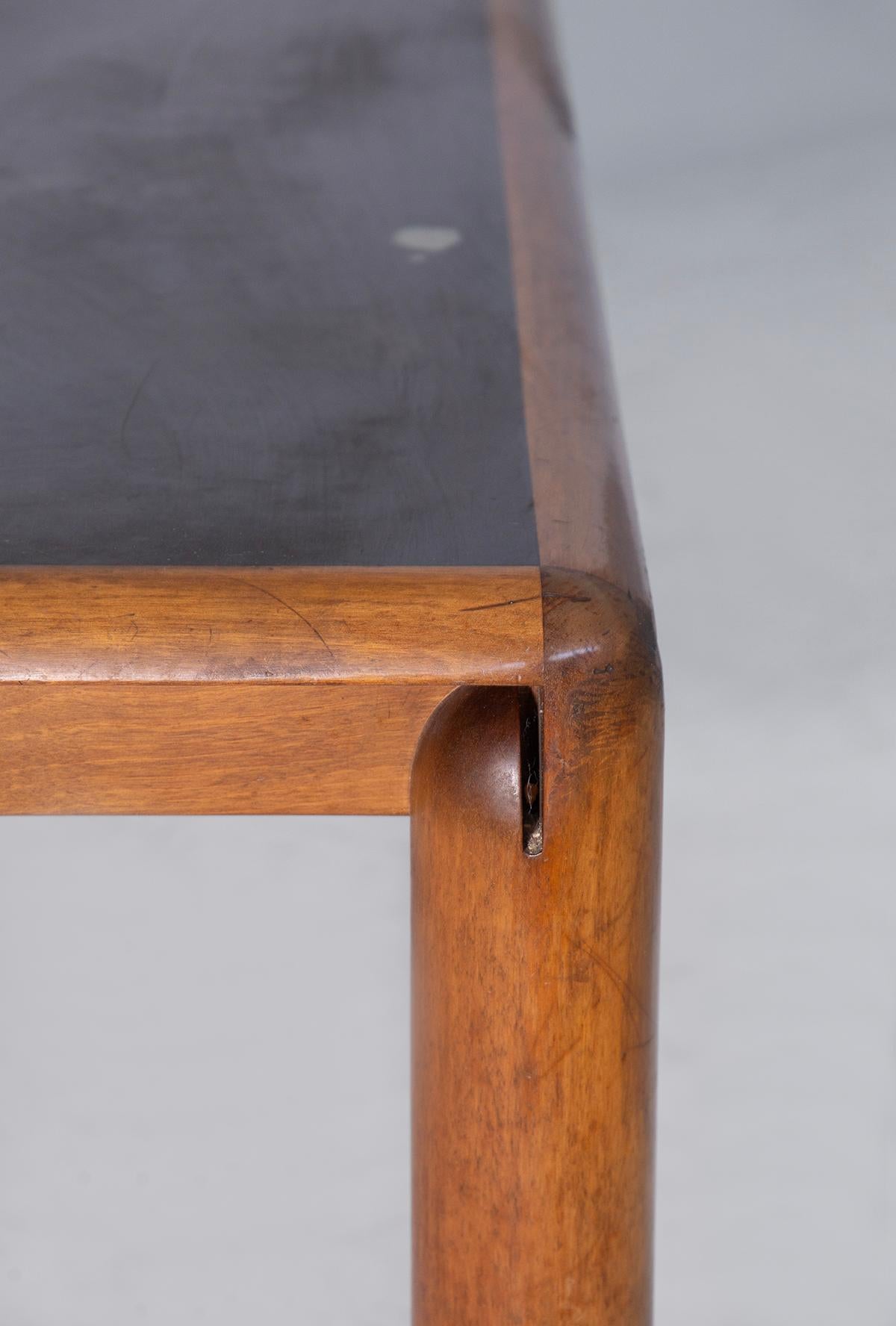 Important dining table Mod 781 by Vico Magistretti for Cassina in vendita 3