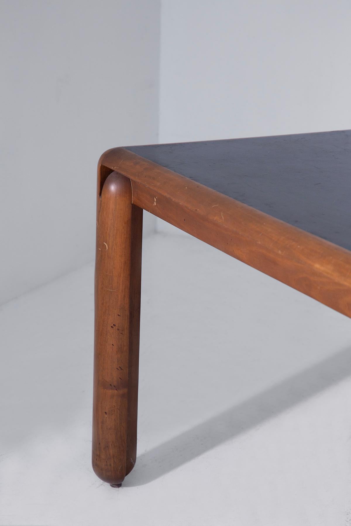Italian Important dining table Mod 781 by Vico Magistretti for Cassina in vendita