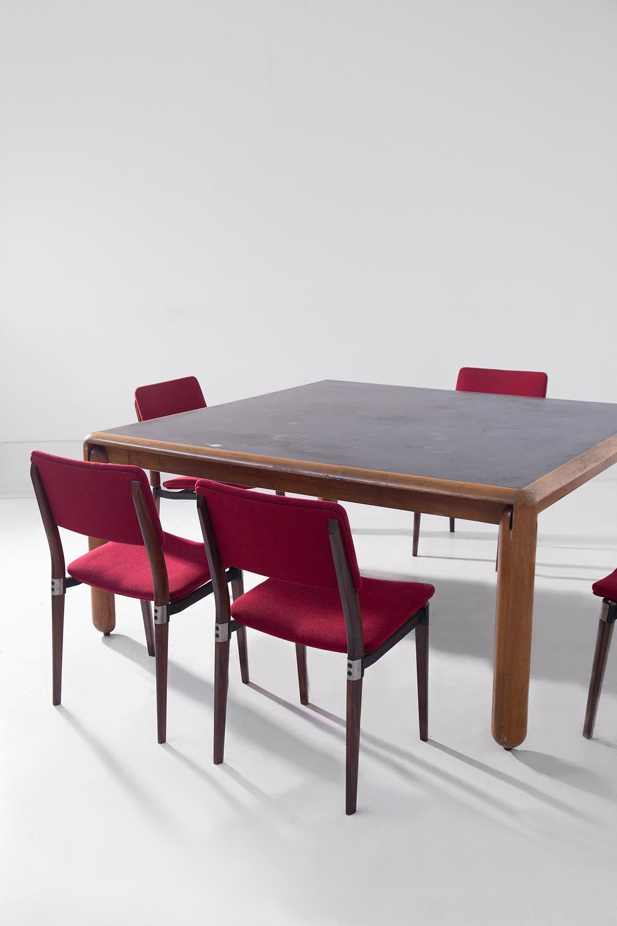 Important dining table Mod 781 by Vico Magistretti for Cassina in vendita 2