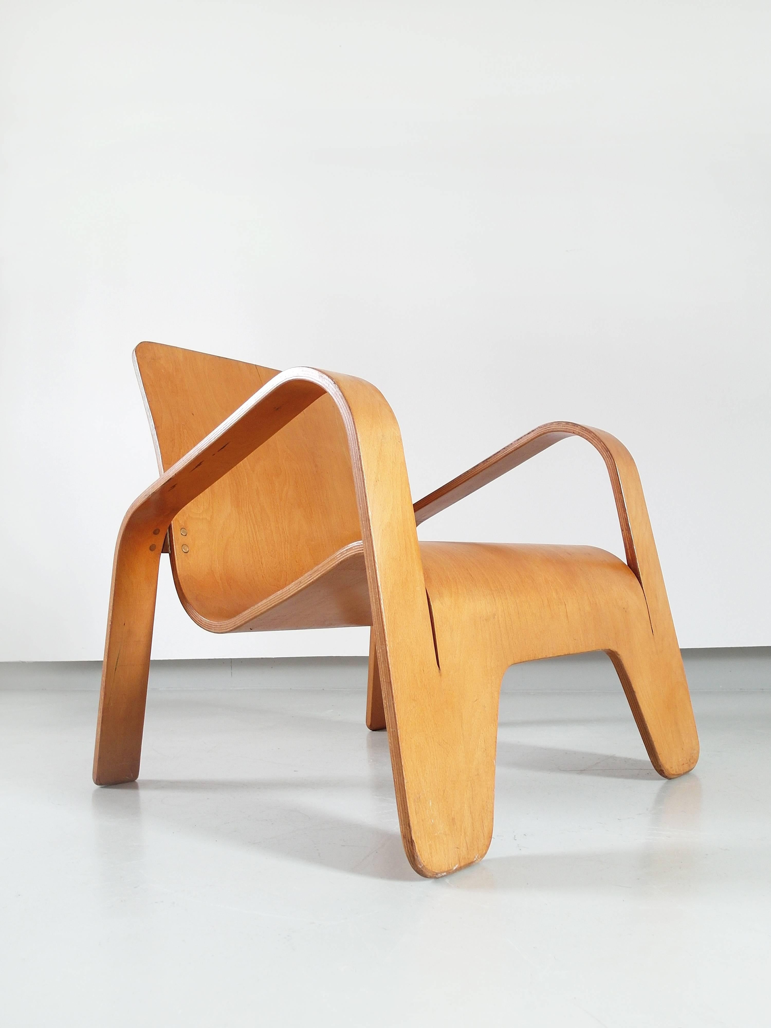 Important Dutch Modernist Lawo Lounge Chair by Han Pieck for Lawo Ommen, 1946 10