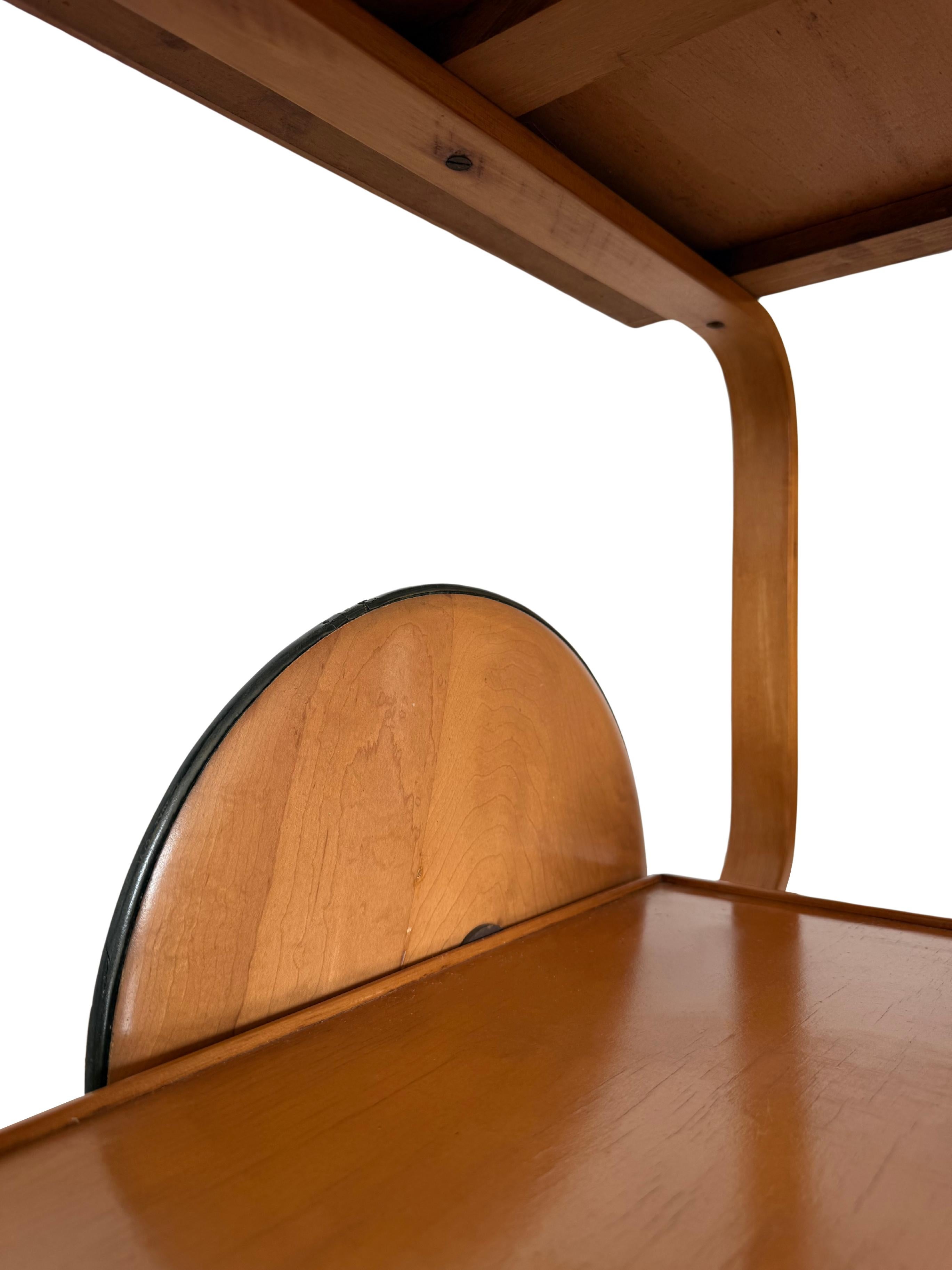 Importante et ancienne table à thé d'Alvar Aalto ca. 1937 en vente 5