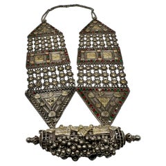 Important collier de prières moghols du début du 20e siècle, lavé à l'argent et à l'or, lourd