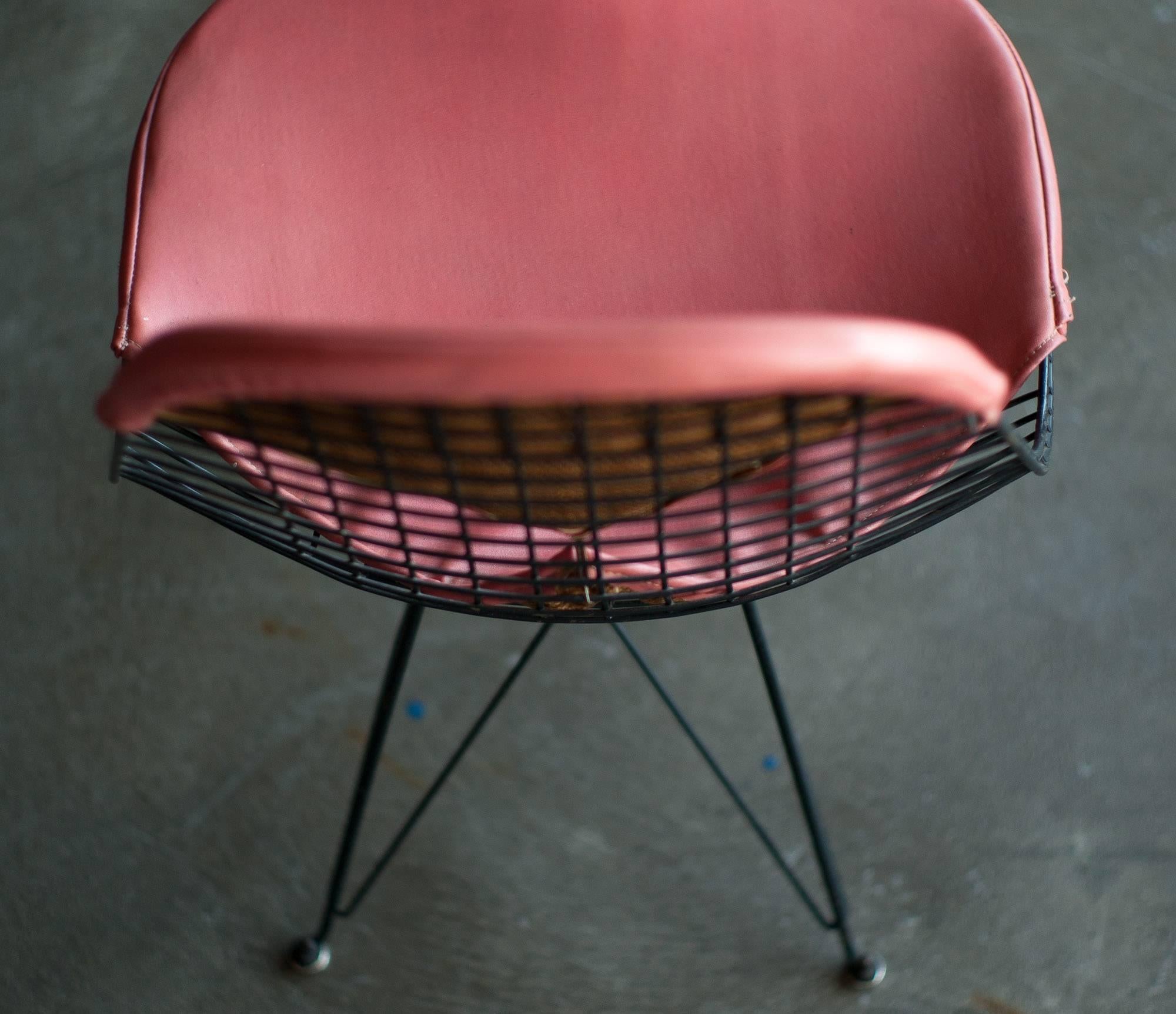 Important Early Charles & Ray Eames DKR Dining Chair In Excellent Condition In Dronten, NL