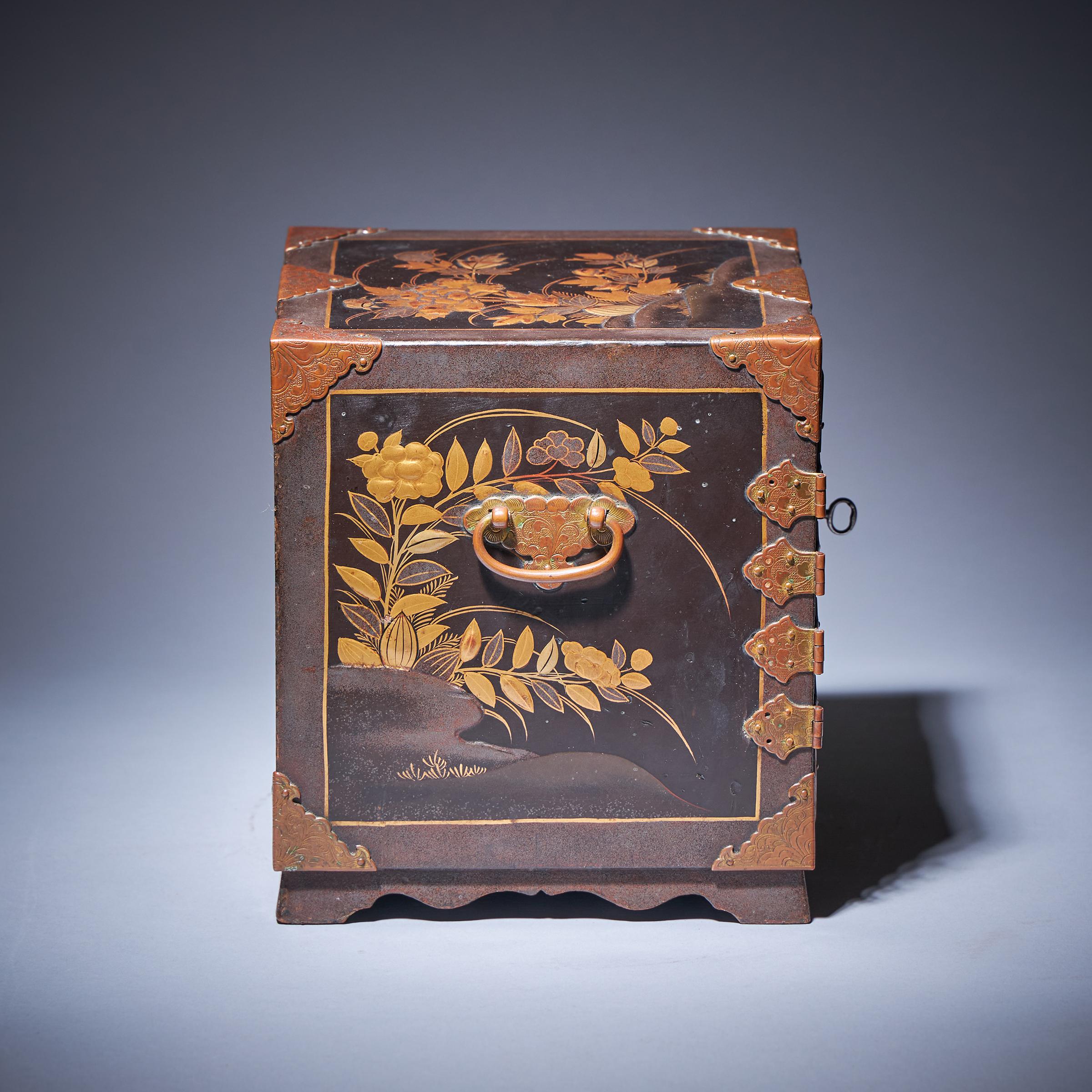 18th Century and Earlier Important Early Edo Period 17th Century Miniature Japanese Lacquer Cabinet For Sale