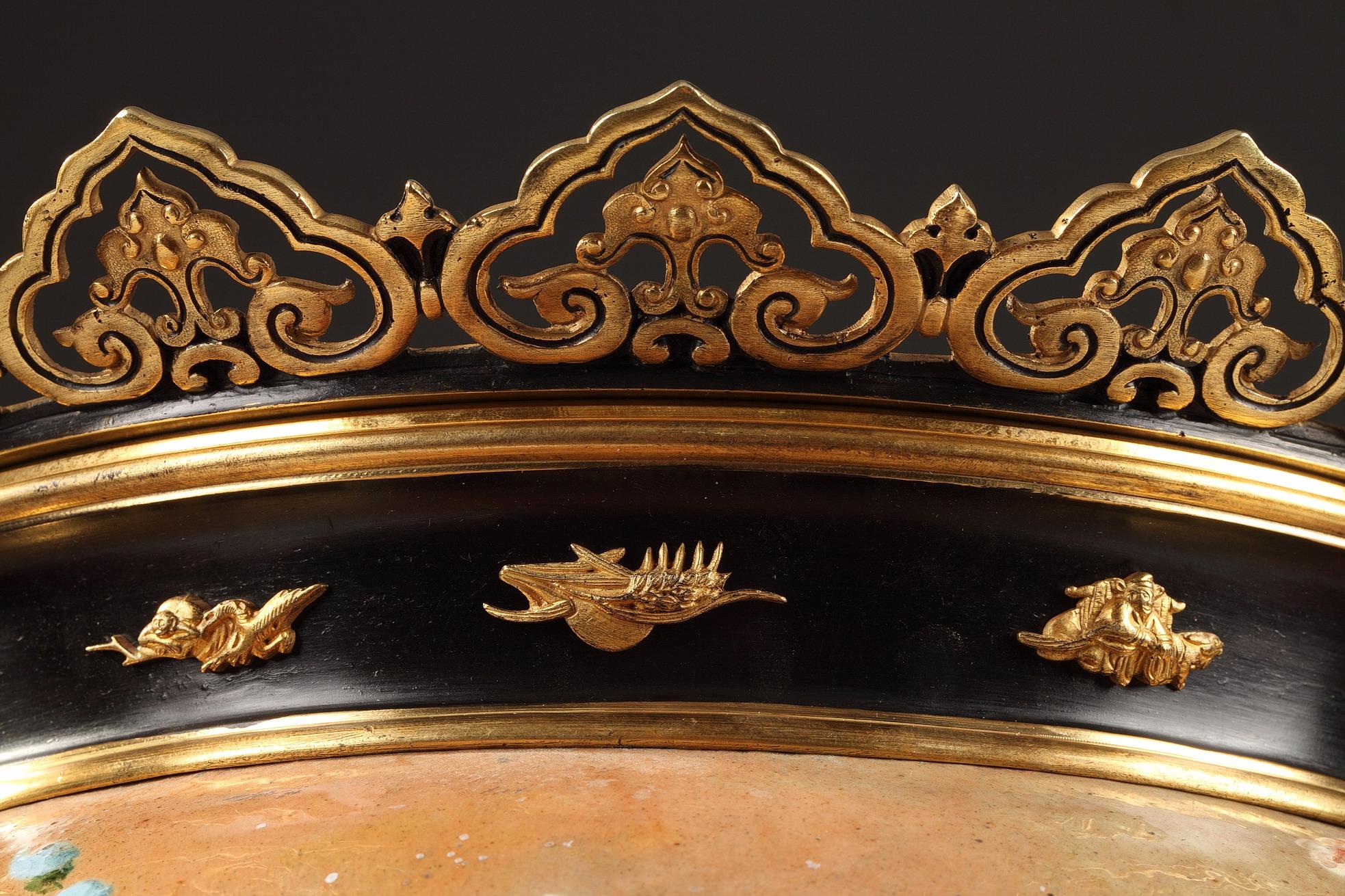 Fine XIX secolo Fioriera in terracotta attribuita a F. Barbedienne, Francia, CIRCA 1880 in vendita