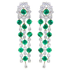 Important Emerald and Diamond Chandelier Earrings 29 Carats 18K Gold