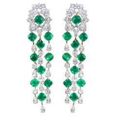 Important Emerald and Diamond Chandelier Earrings 29 Carats 18K Gold
