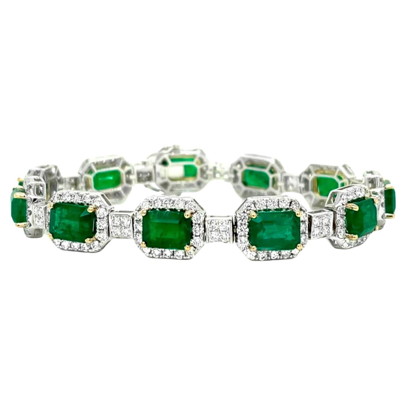 Important Emerald Bracelet With Diamonds 22.25 Carats 14K White Gold