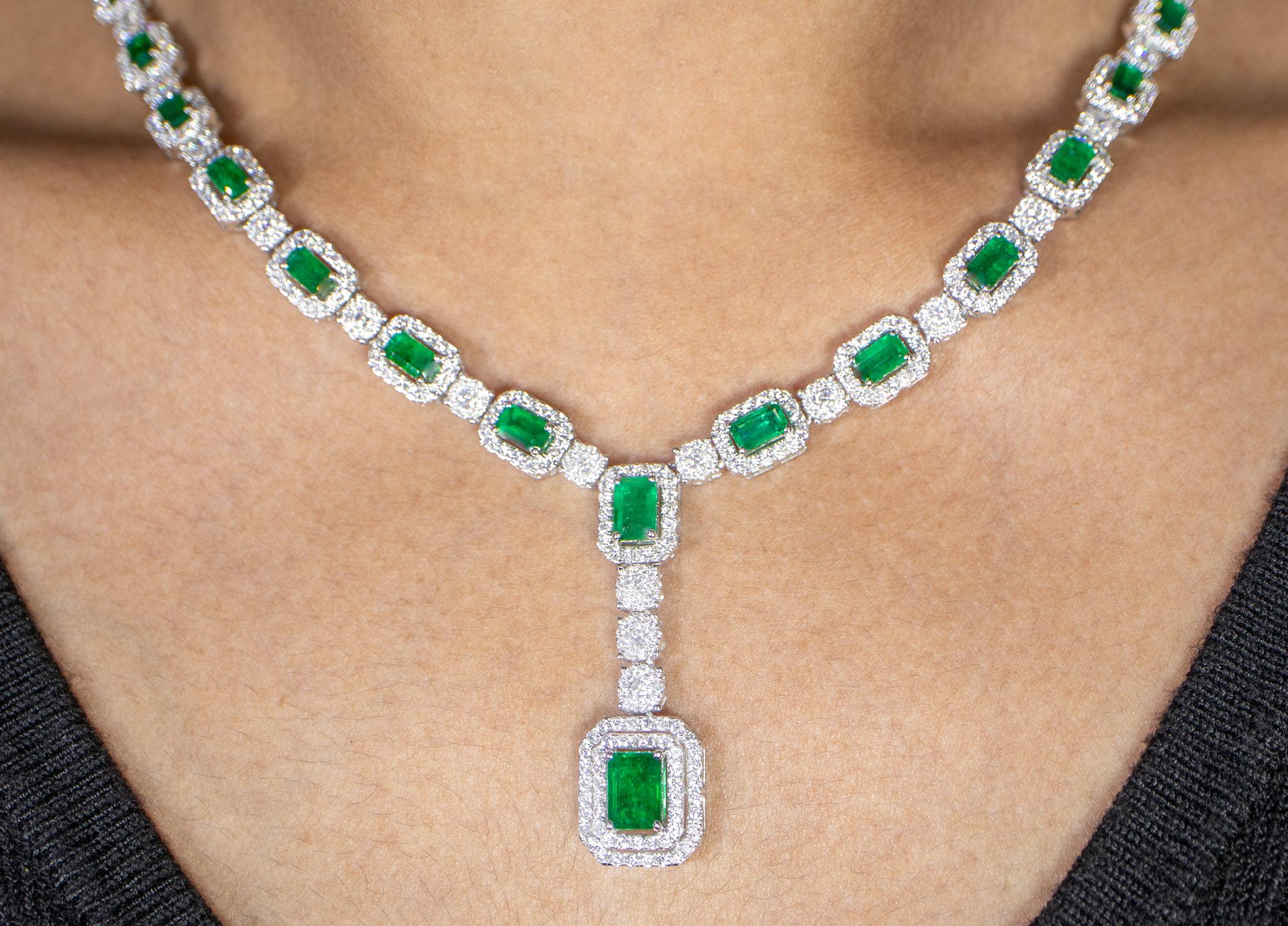 Important Emerald Pendant Necklace With Diamonds 10.1 Carats 18K Gold In Excellent Condition For Sale In Aliso Viejo, CA