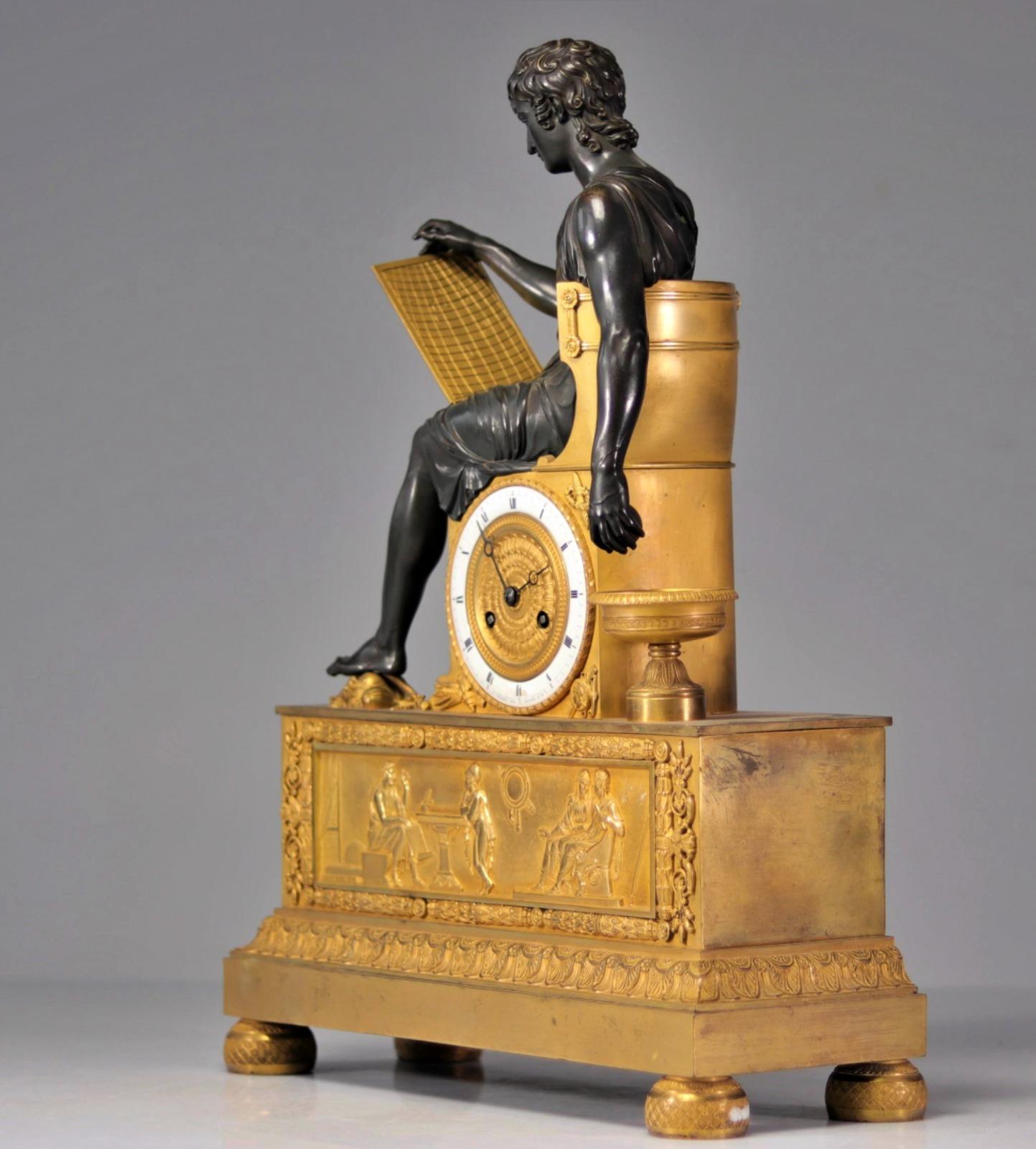 Fait main Importante horloge Empire en bronze avec deux patines Alexander le Grand 19e siècle en vente