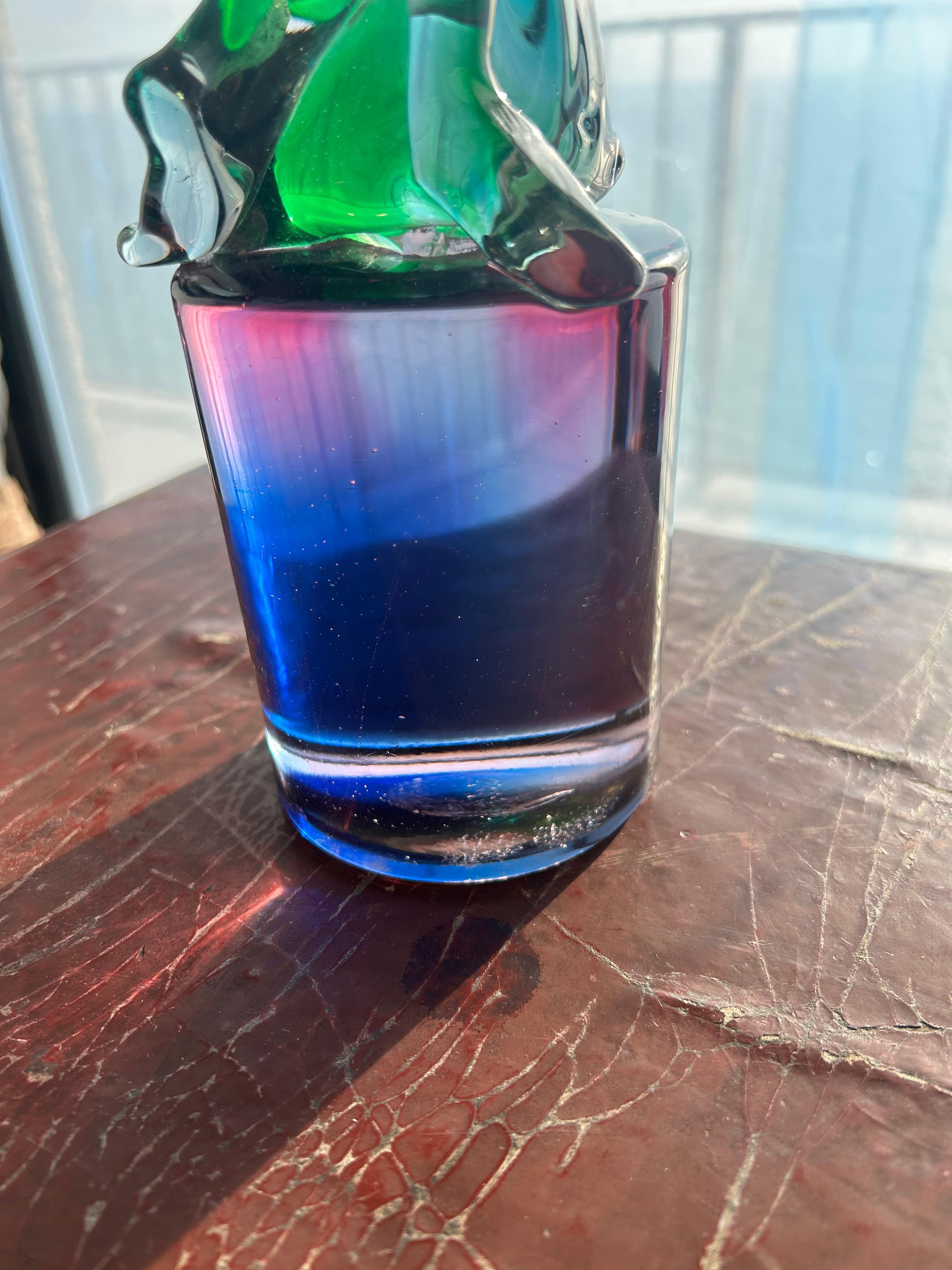 Ein atemberaubendes, seltenes und wichtiges Murano  Glasskulptur . Der Discolobus ist seit der griechischen Antike eine wichtige und herausfordernde Skulptur, die in jedem Medium ausgeführt werden kann... Dieses schöne Exemplar in verschiedenen