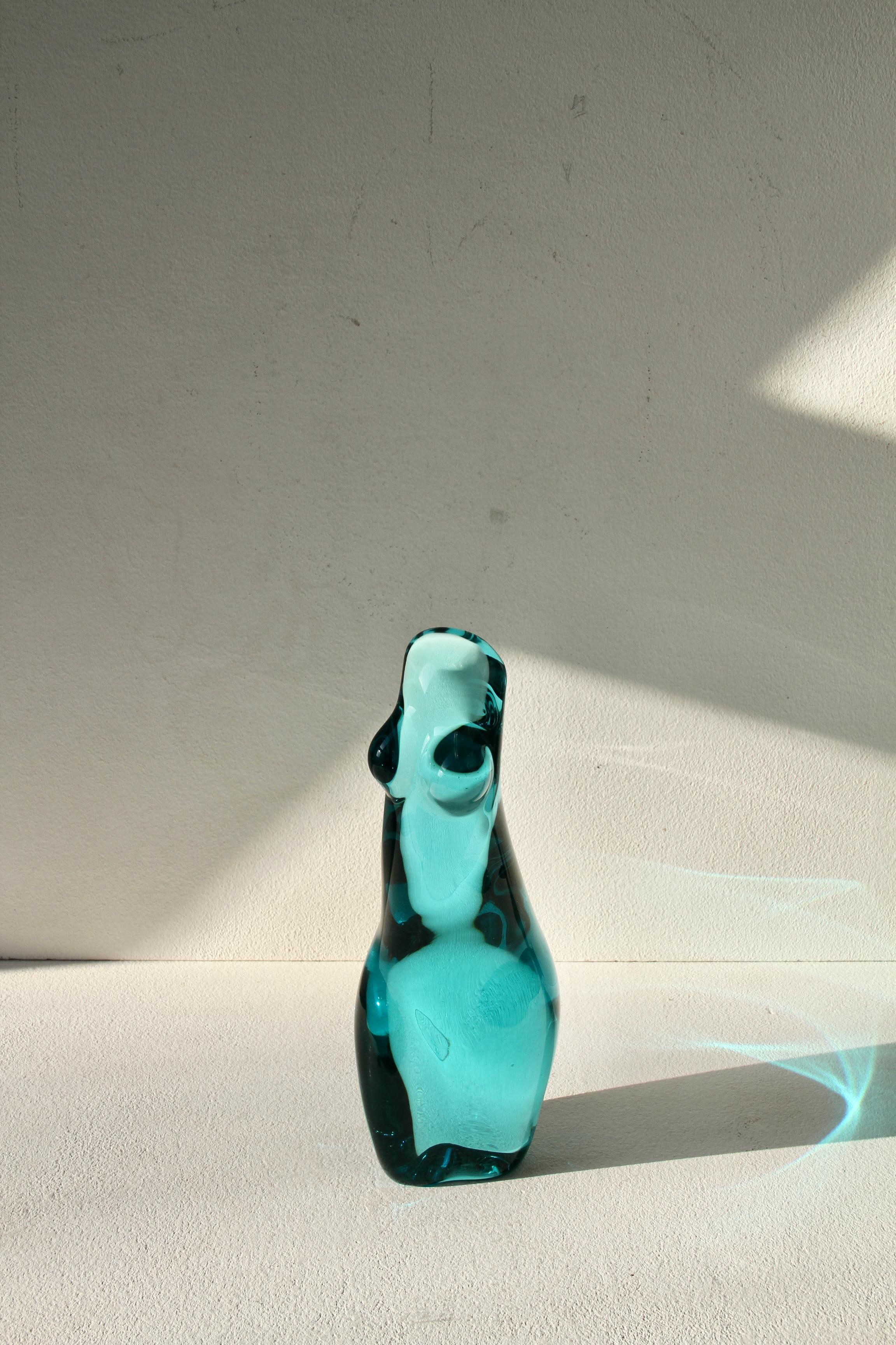 Impresionante, raro e importante centro de mesa vintage de mediados de siglo en escultura de cristal verde turquesa busto y torso desnudos femeninos de Ermanno Nason (1928-2014) para Cenedese de Murano, Venecia, Italia. Una pieza absolutamente
