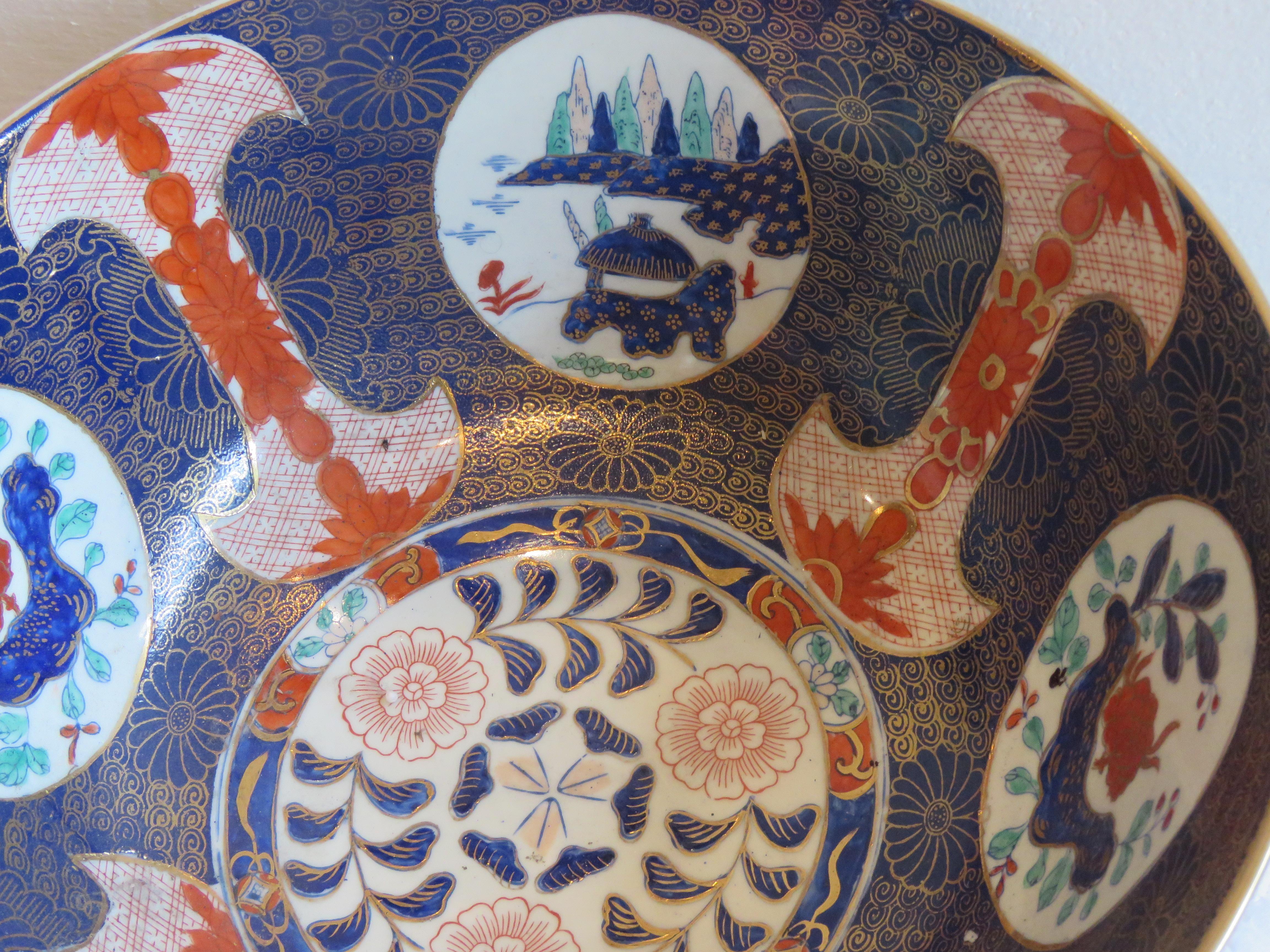 Bol en porcelaine peint à la main de style famille rose chinoise des années 1900 Bon état - En vente à New York, NY