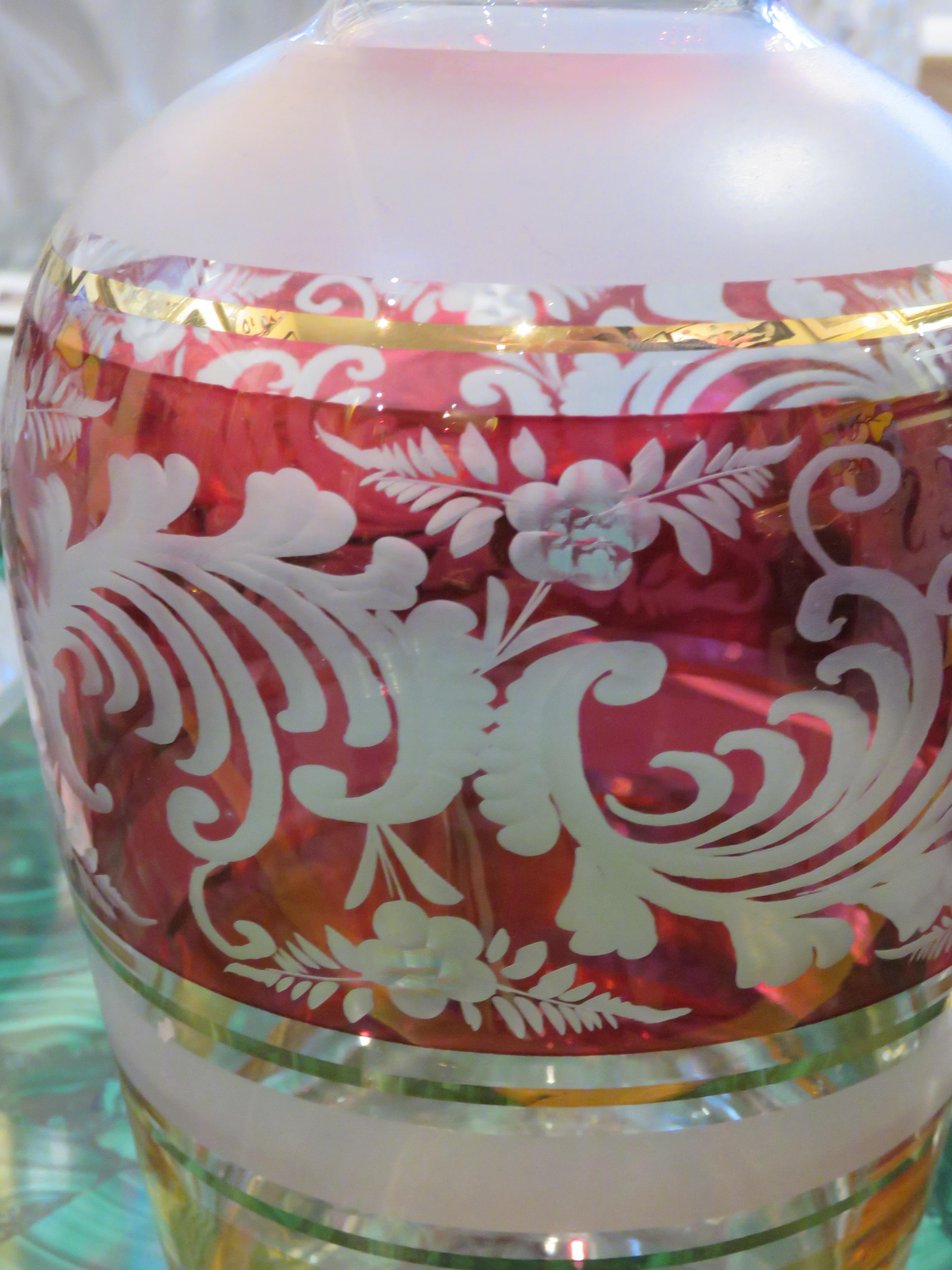 Important Estate 19TH Century Persian Etched Colored Glass Decanter Bottle For Sale 2